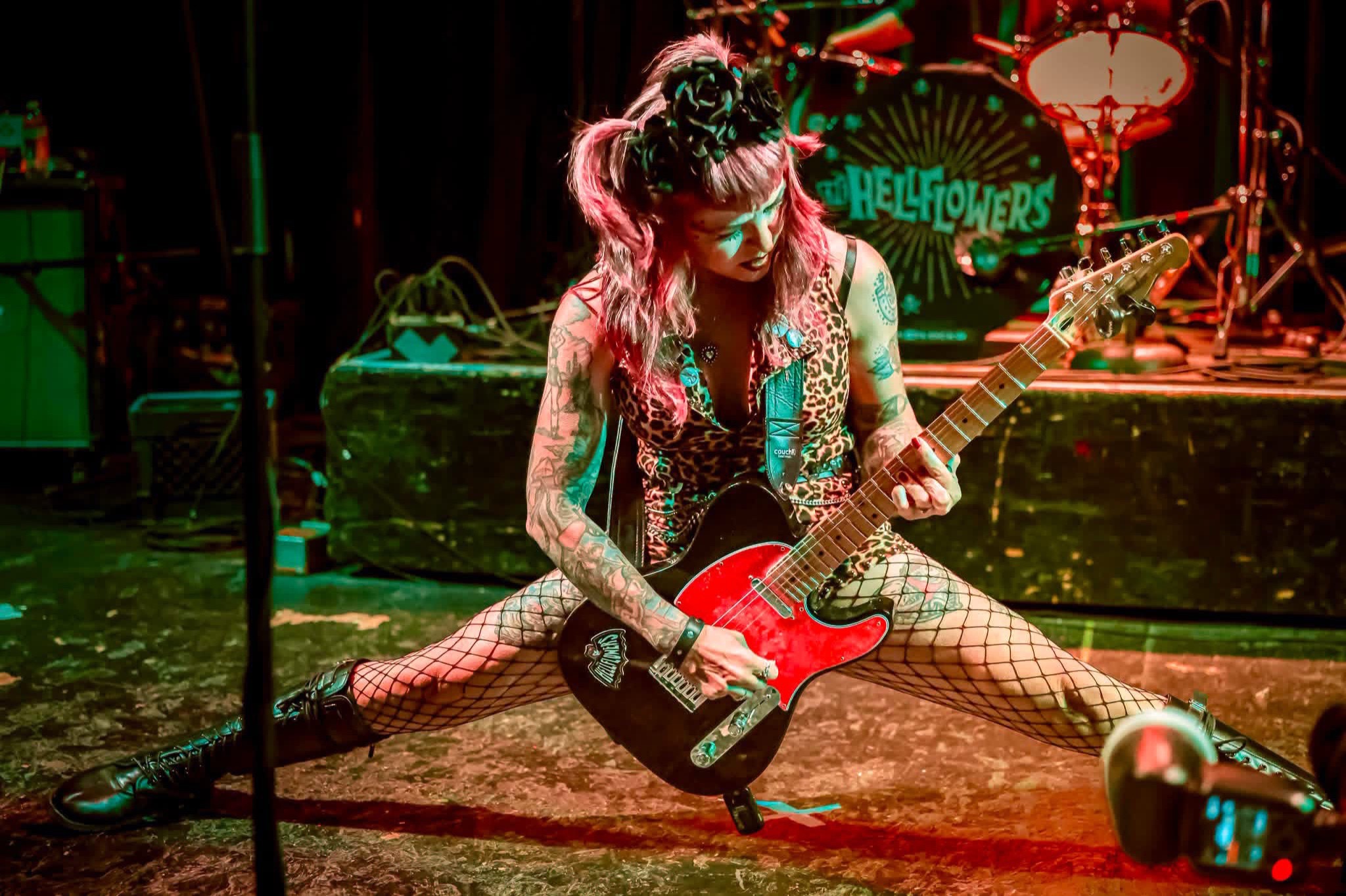 @TheHellflowers