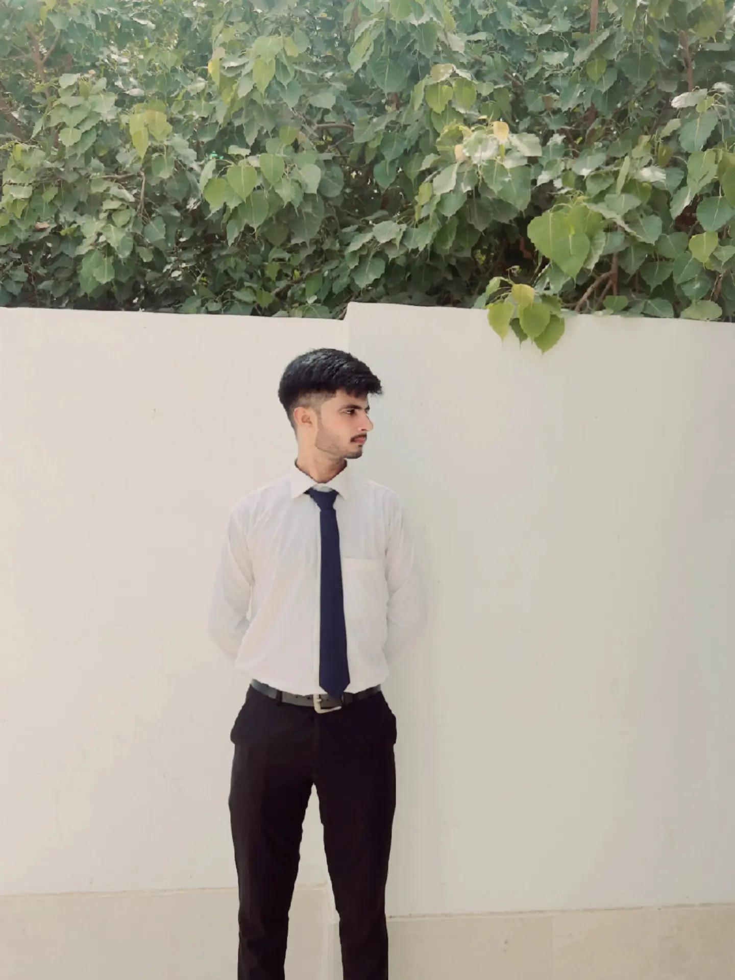 @𝙎𝘼〽️𝙀𝙀𝙍