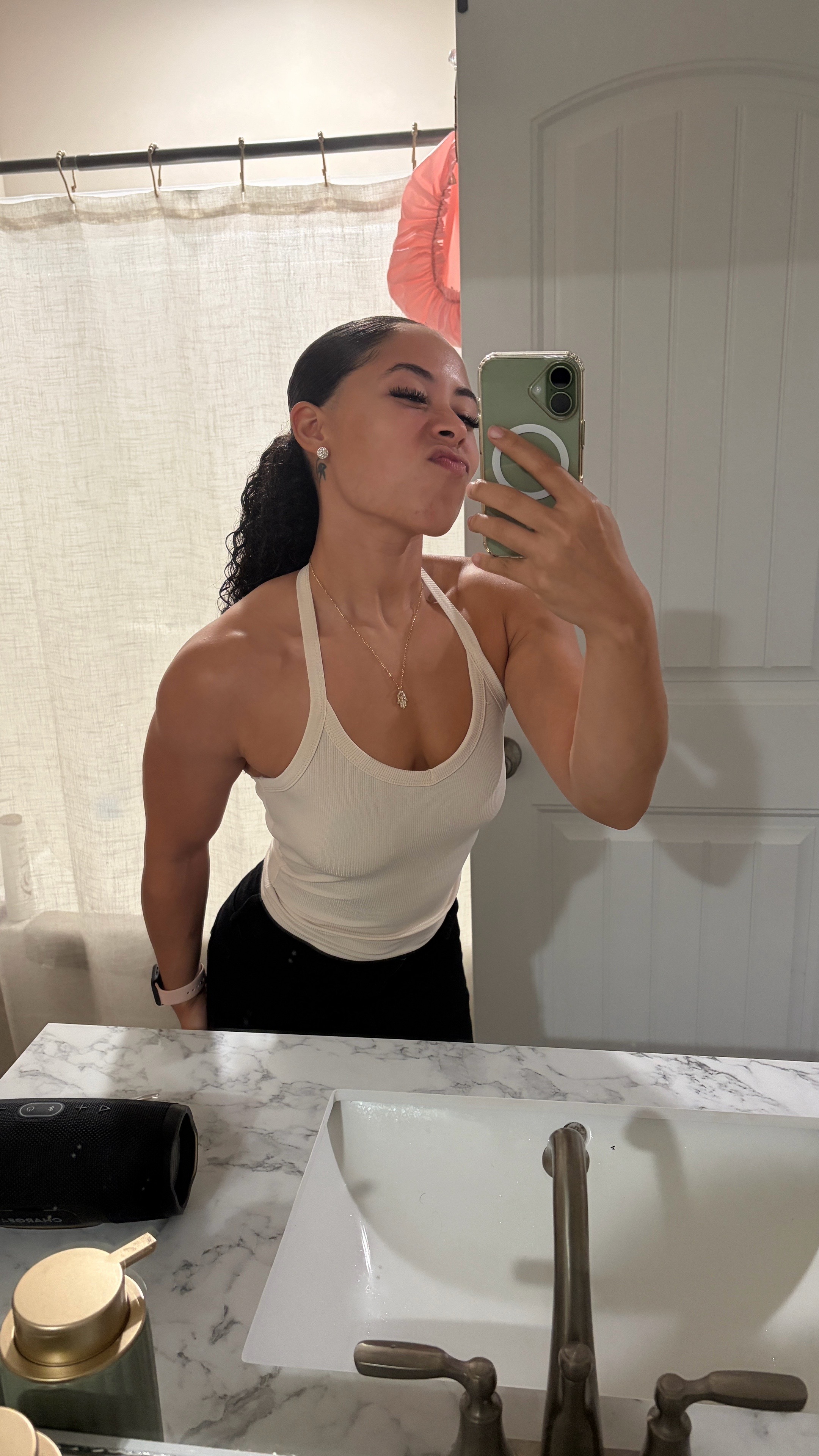 @girlsloveplayy