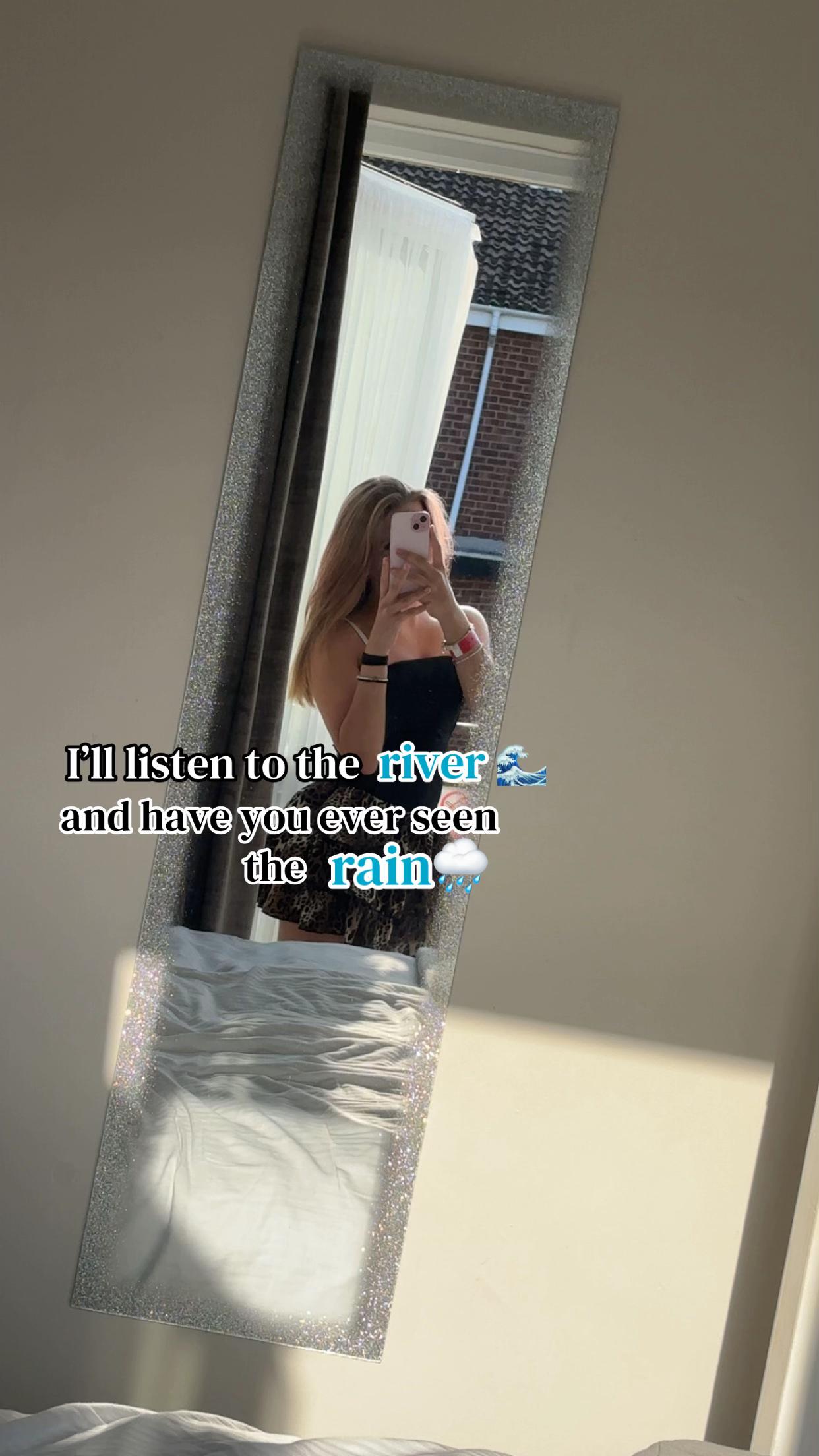 @ℒℯ𝒶𝒽ꨄ
