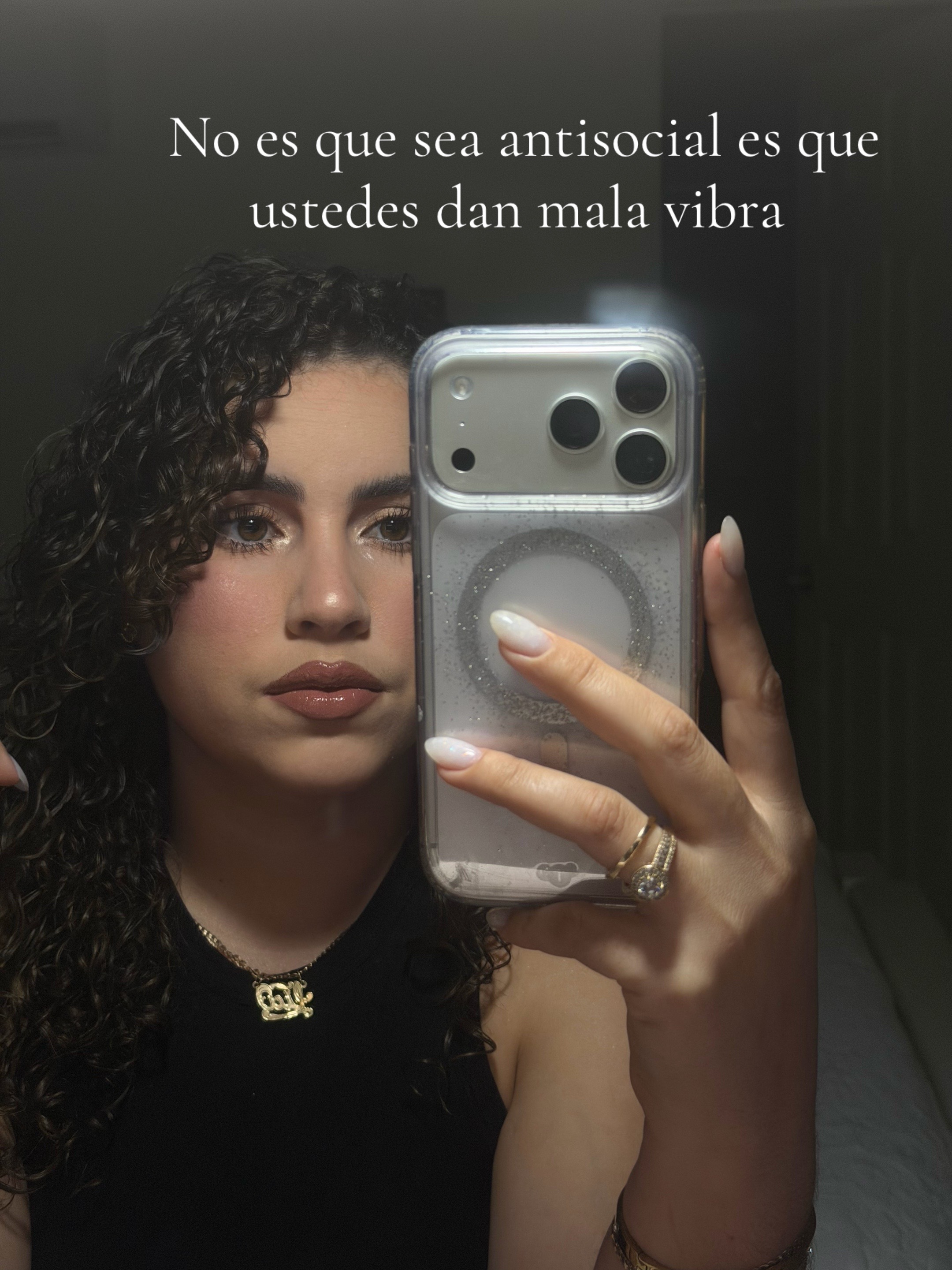 @lialopez