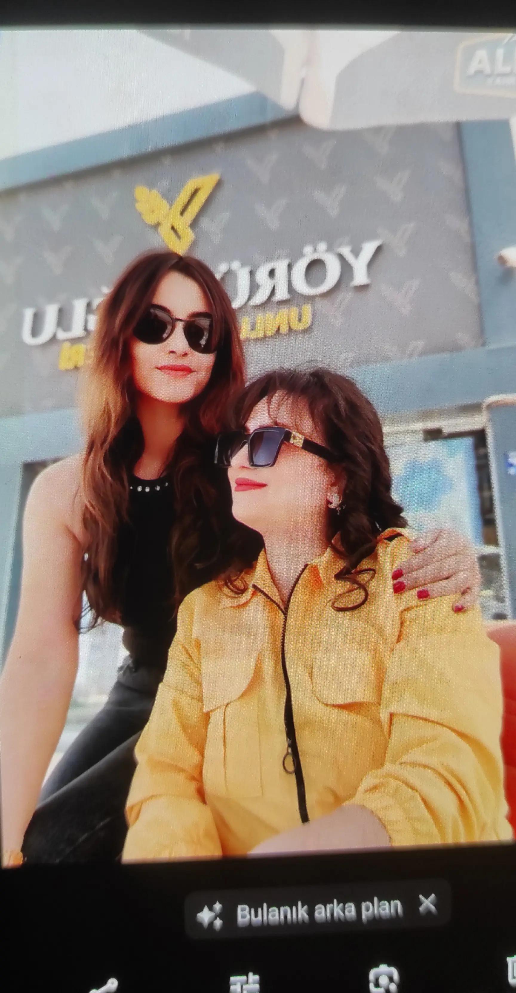 @ÖZLEM TEKEŞ 🖤🖤