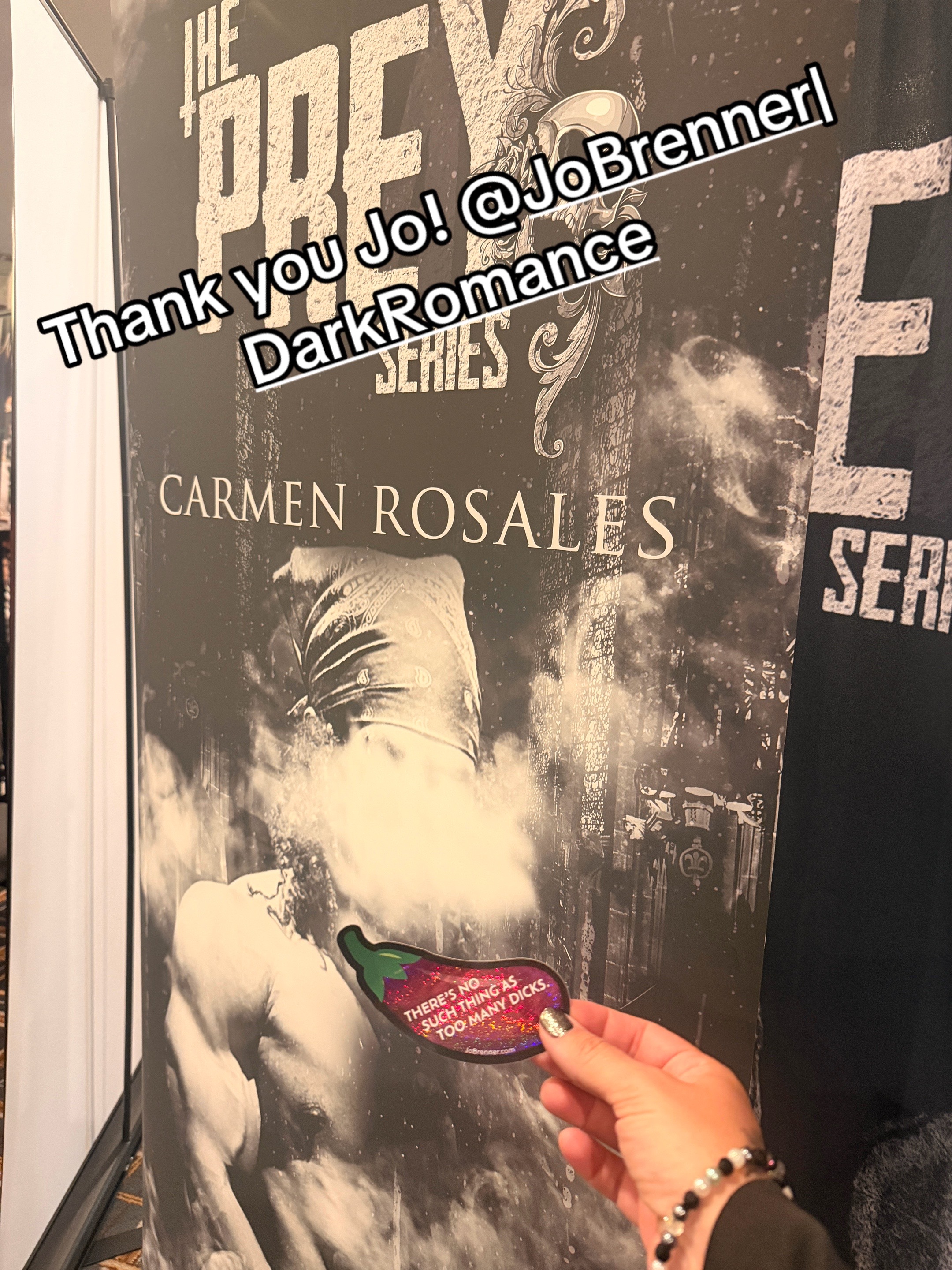@Carmen Rosales Author🖤📚