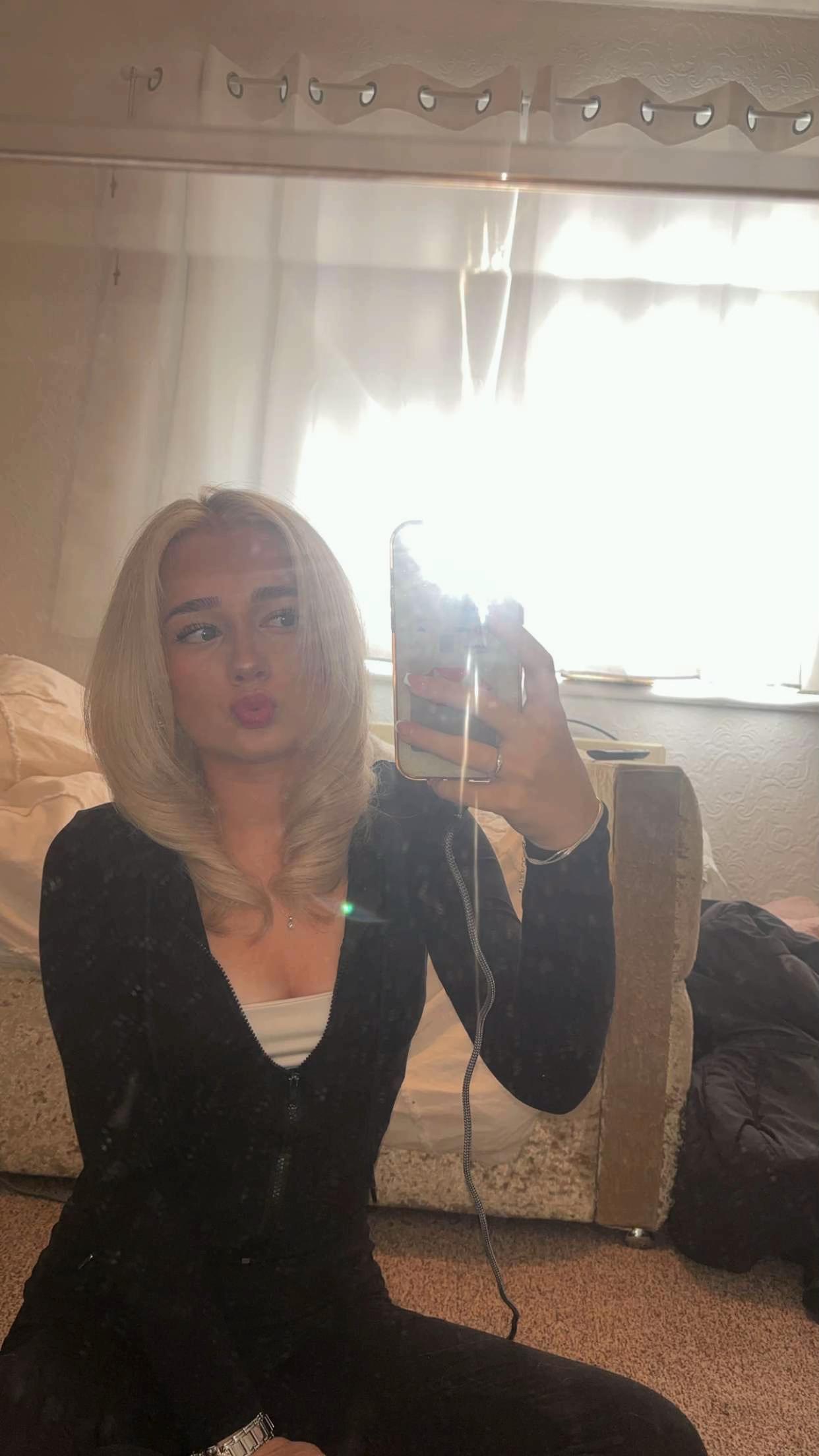 @𝐱𝐚𝐯𝐢𝐚 𝐚𝐧𝐧𝐞𝐥𝐢𝐬𝐞 🤍