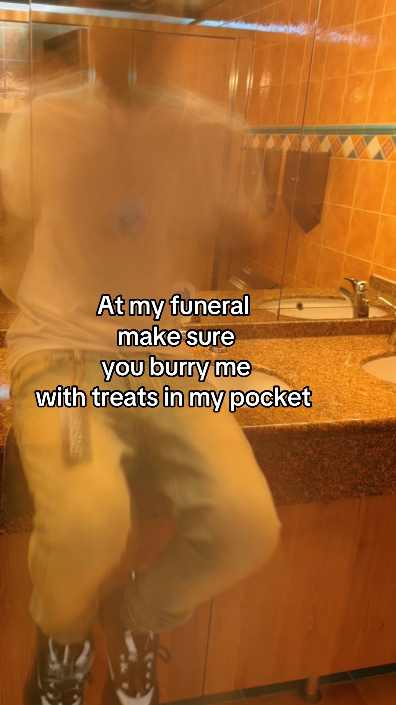 @⃟