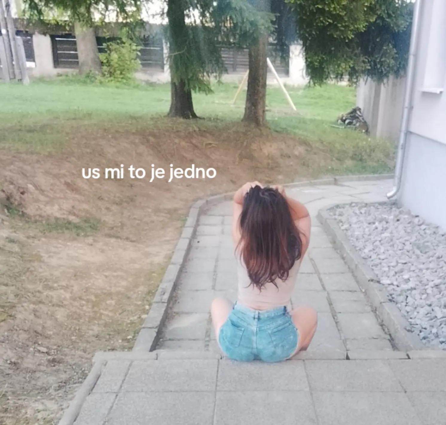 @Mœmeño Ñepoviēm
