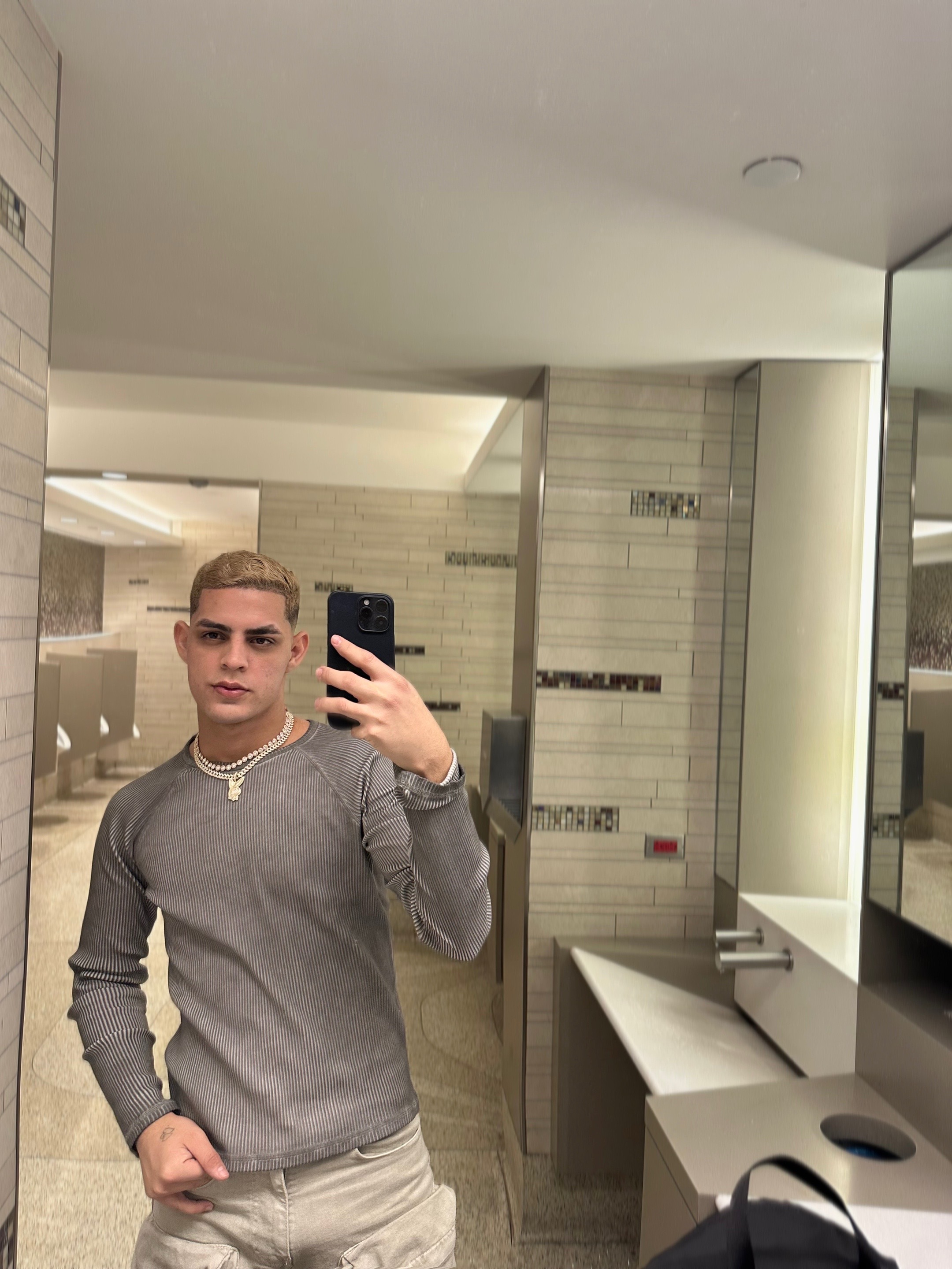@oficiallanderson1
