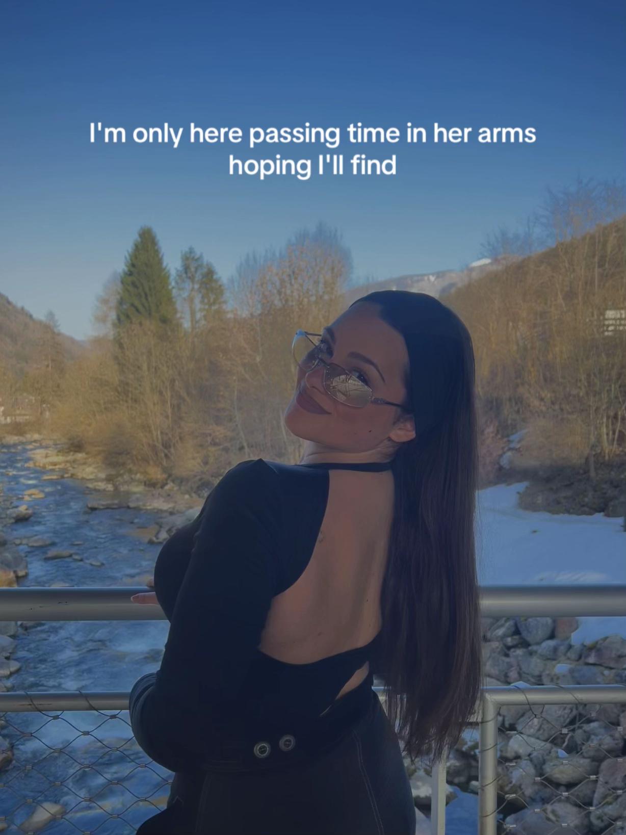 @asiaferrajolo