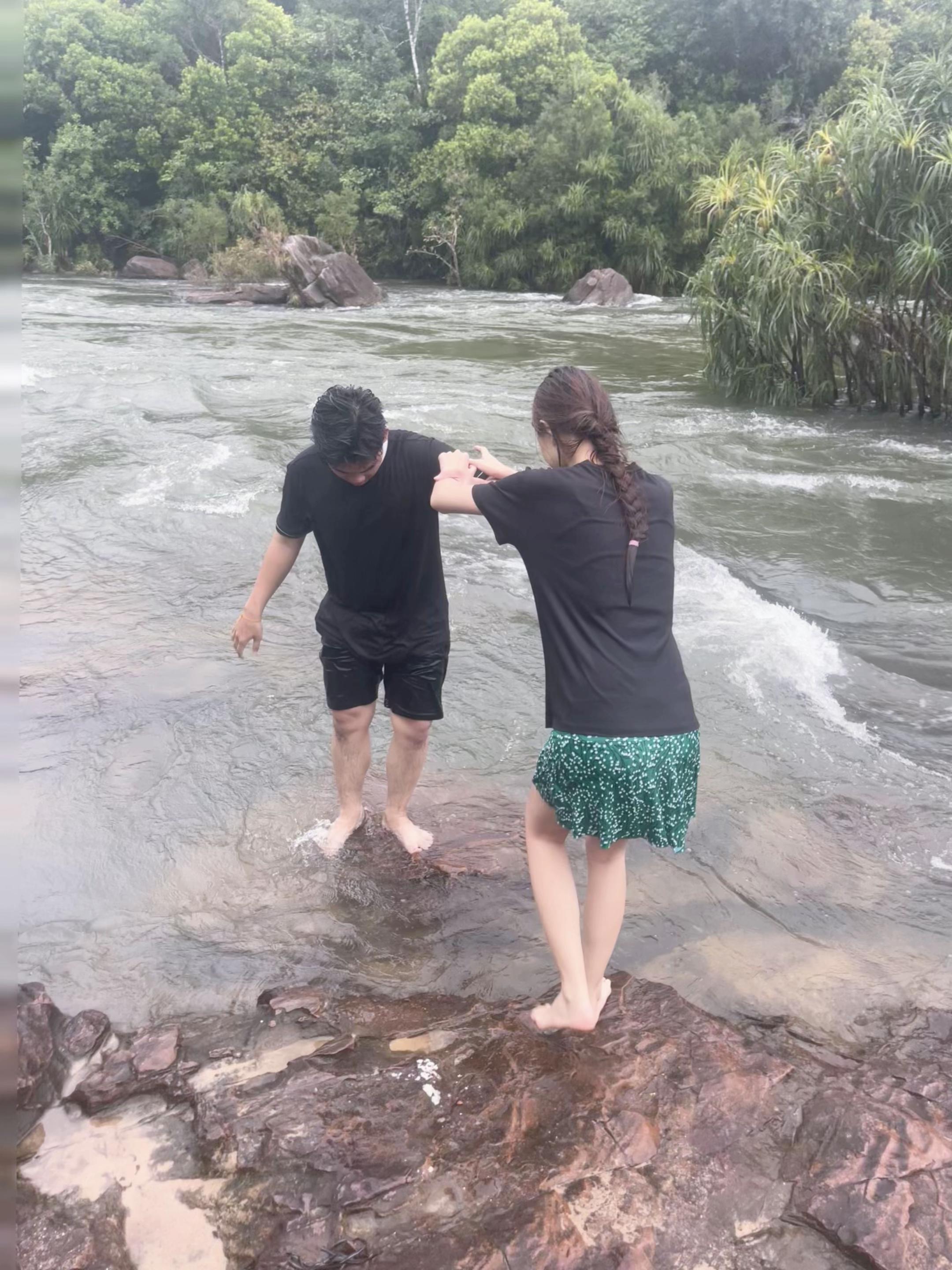 @LING-លីង