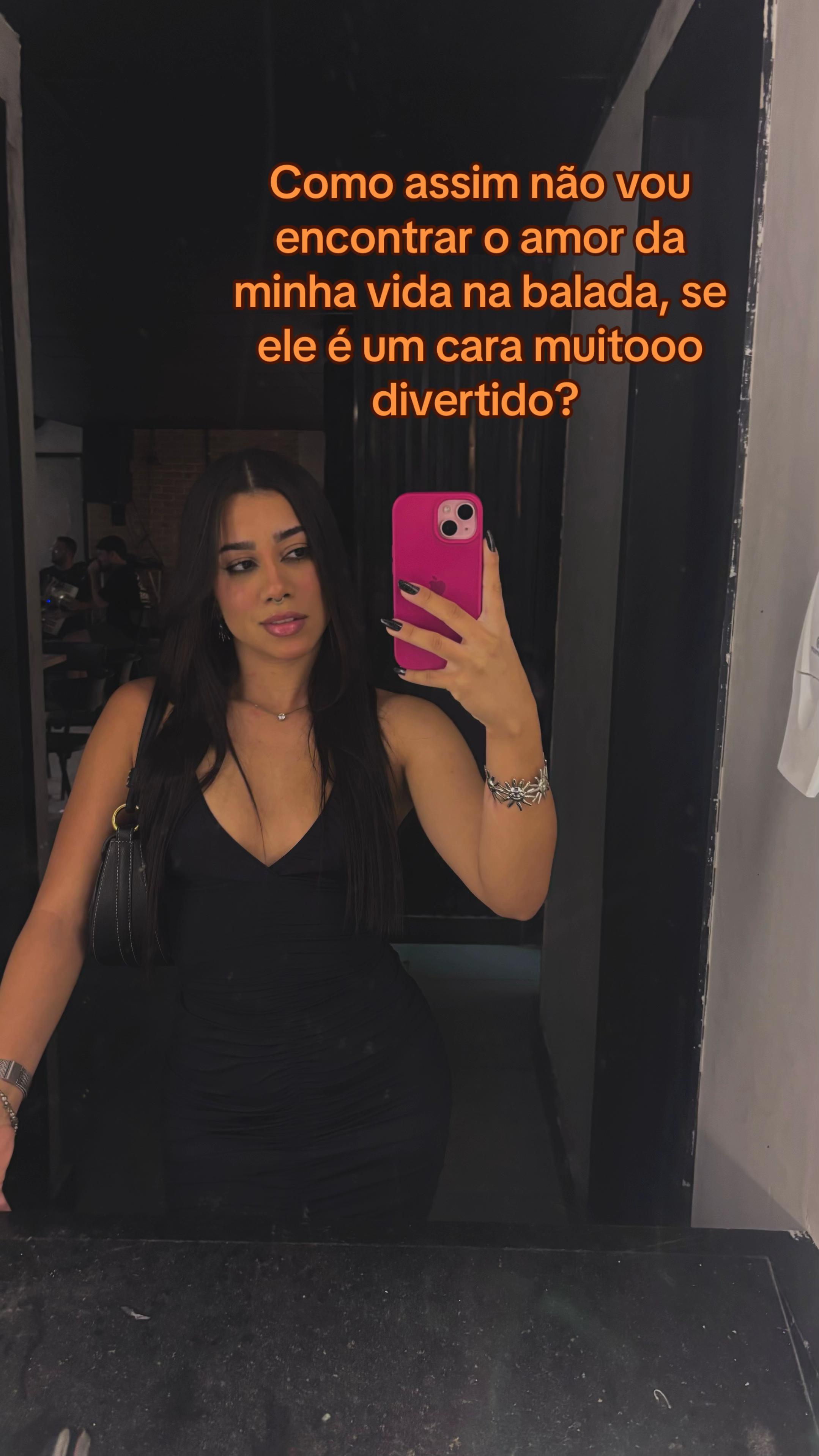 @Ayana Franciele
