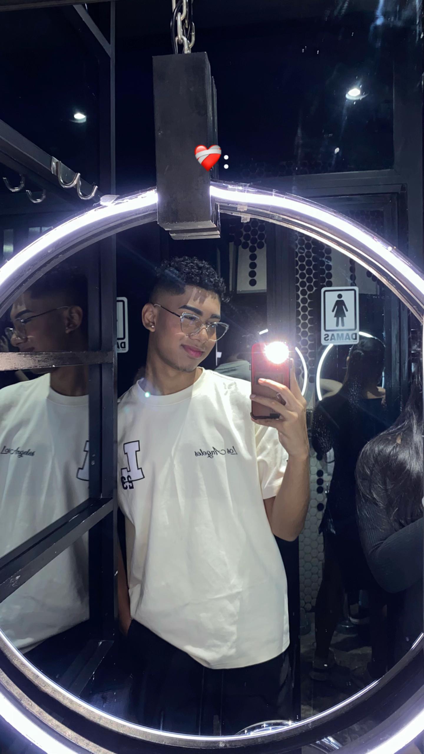 @️