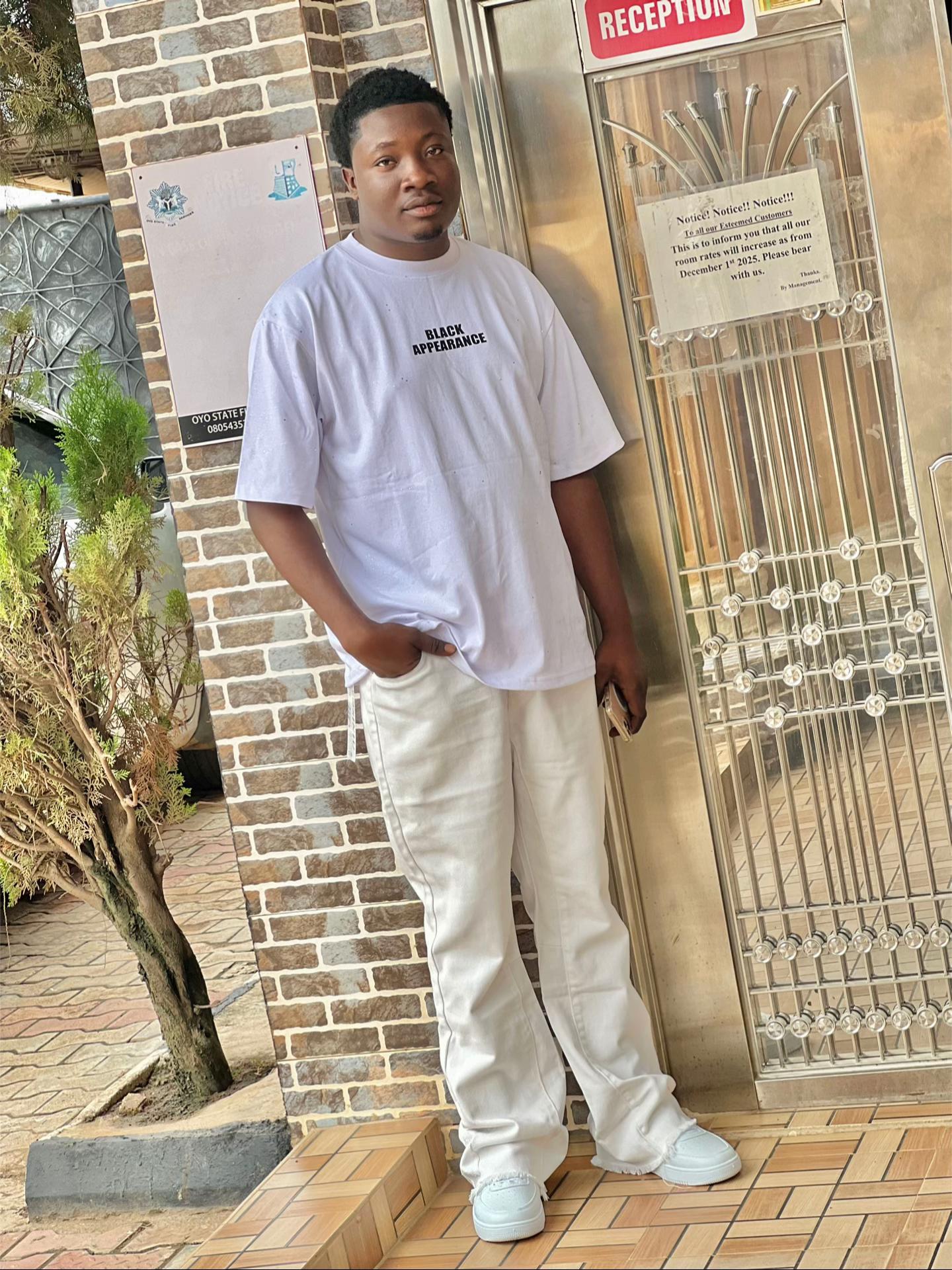 @𝐁𝐨𝐥𝐚𝐣𝐢𝐎𝐟𝐆𝐚𝐩𝐨𝐬𝐚