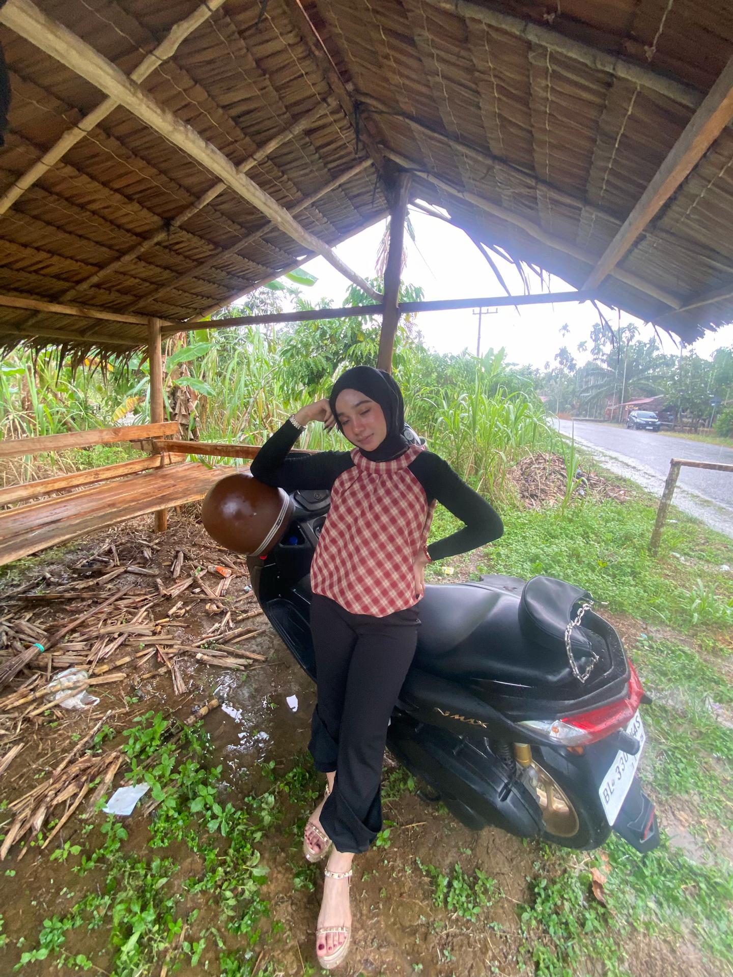 @Nadya🥀