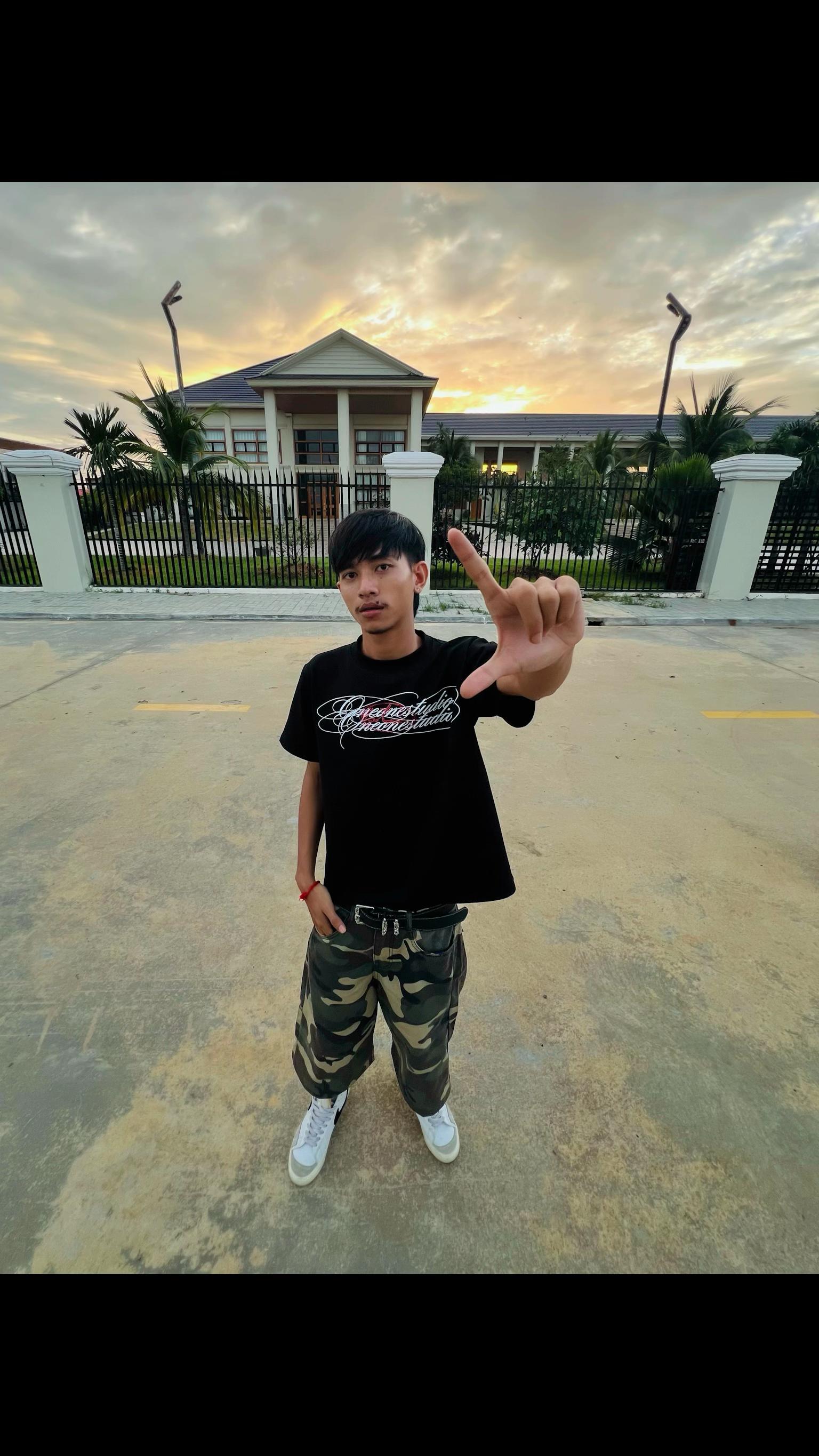 @11star🇰🇭