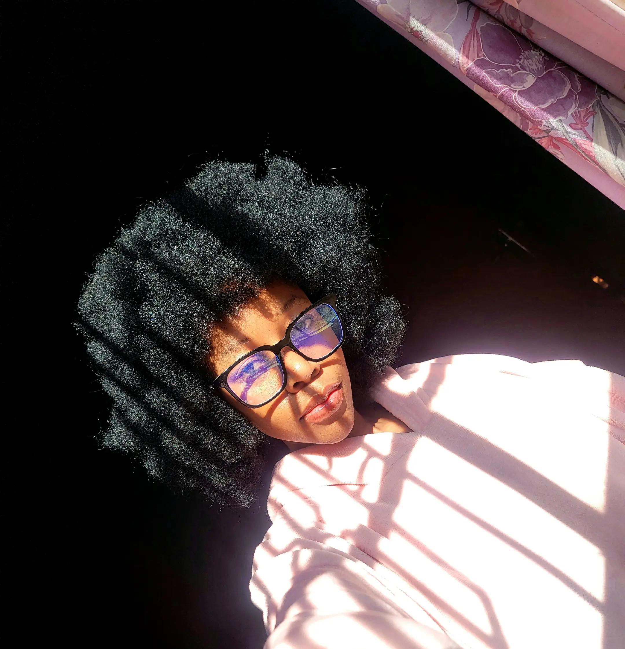 @𝐿𝓎𝓇𝒾𝓀𝒶🌹