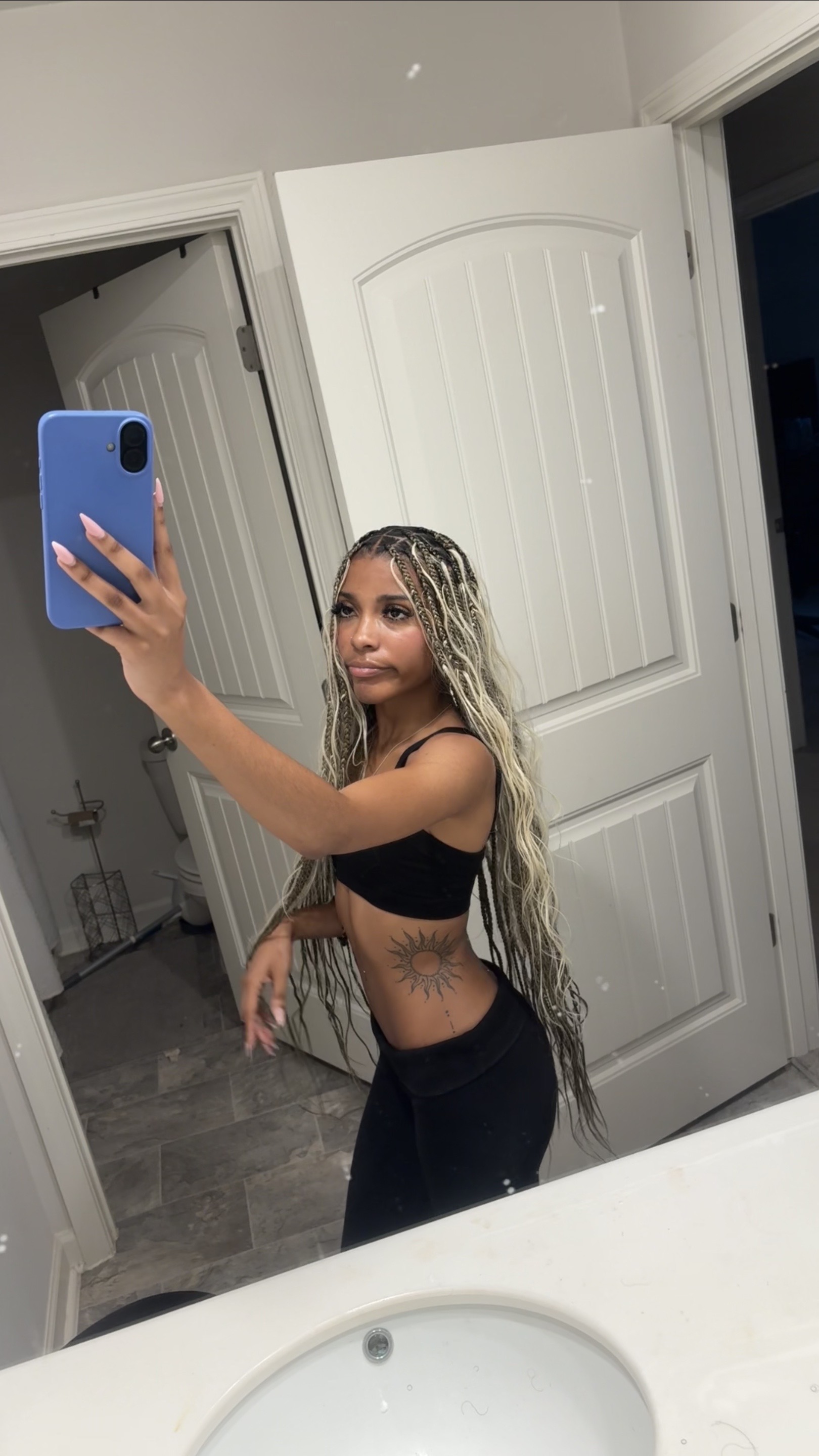 @nayla