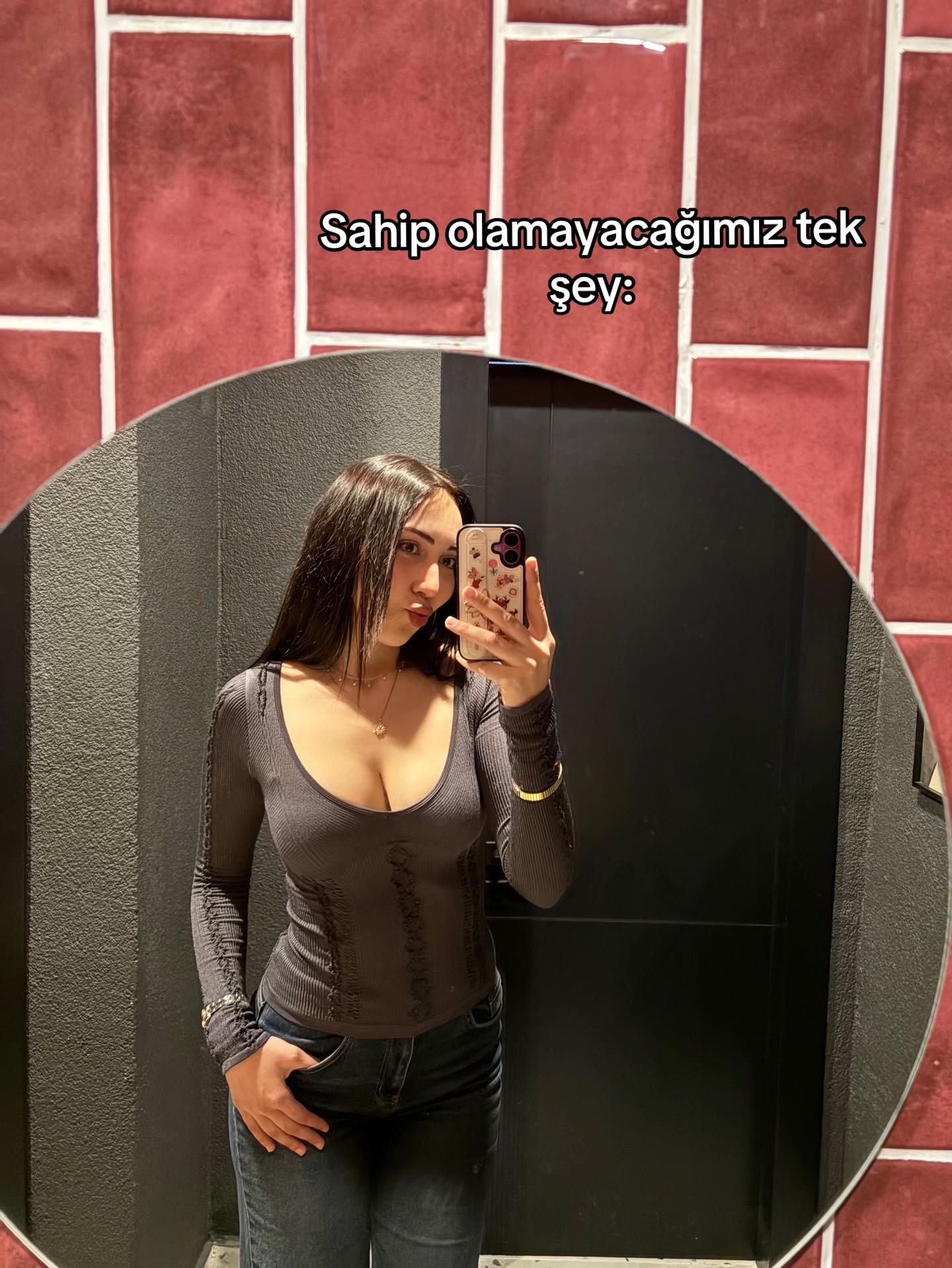 @mellytalee