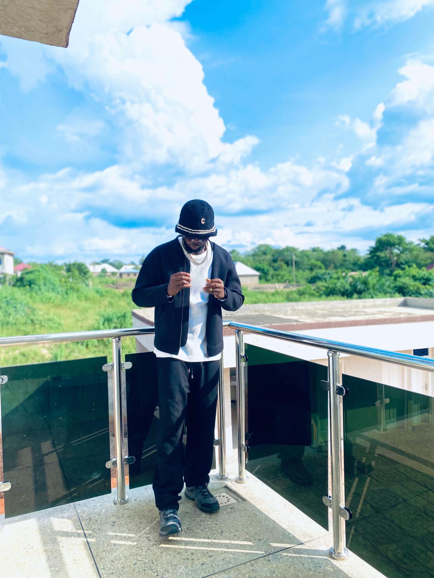 @KWESI WORD📸