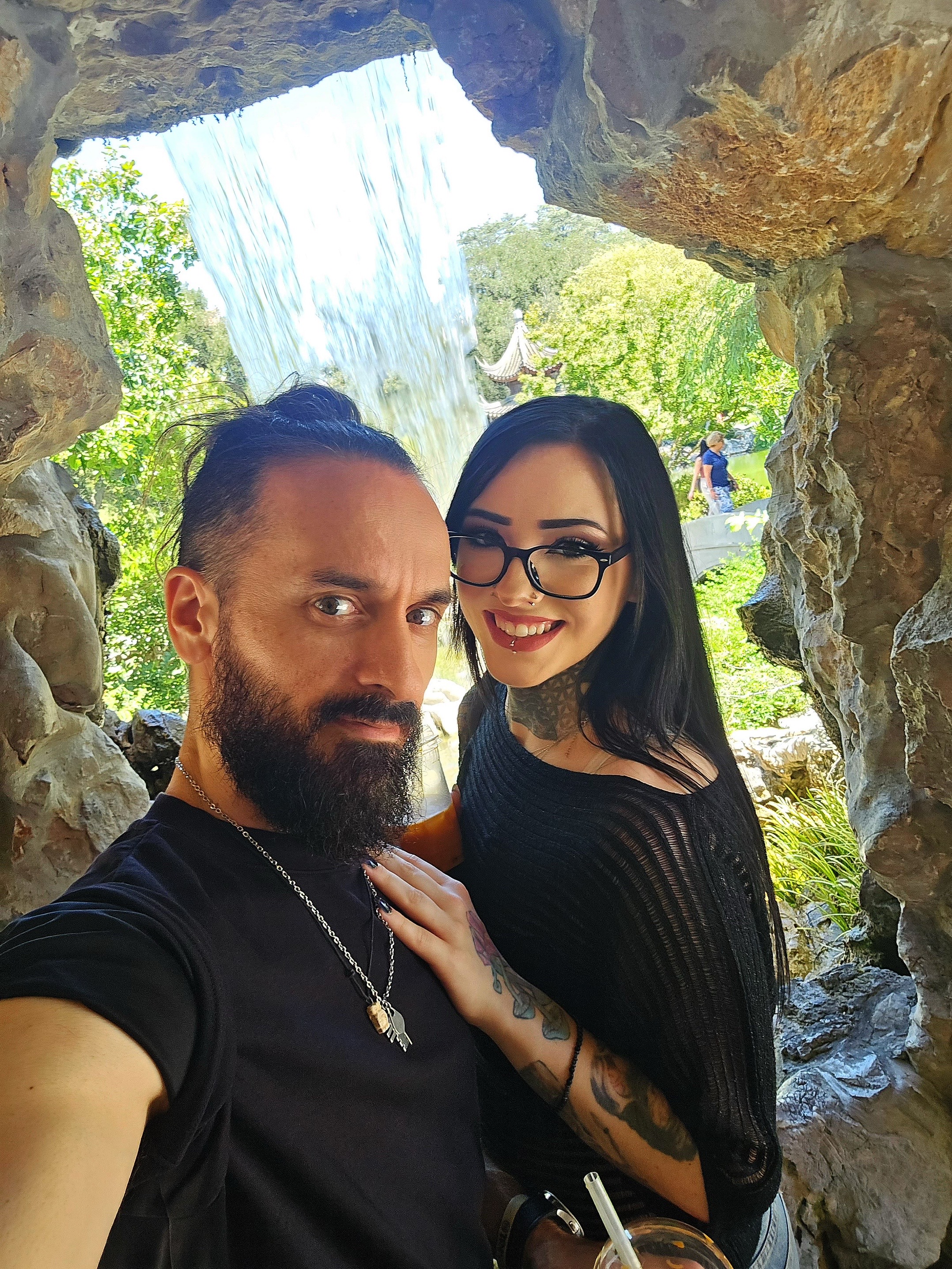 @alieneve