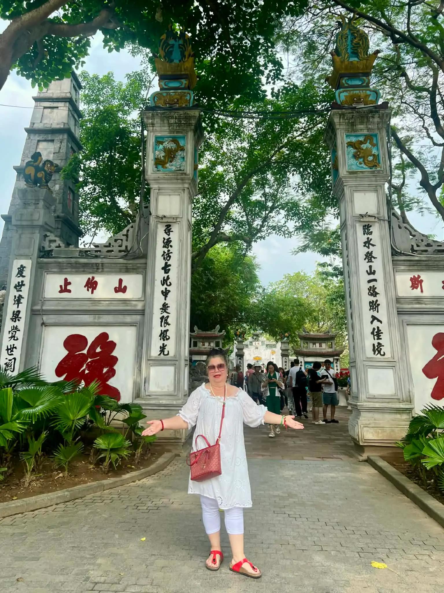 @Bạch yến ho&agrave;ng