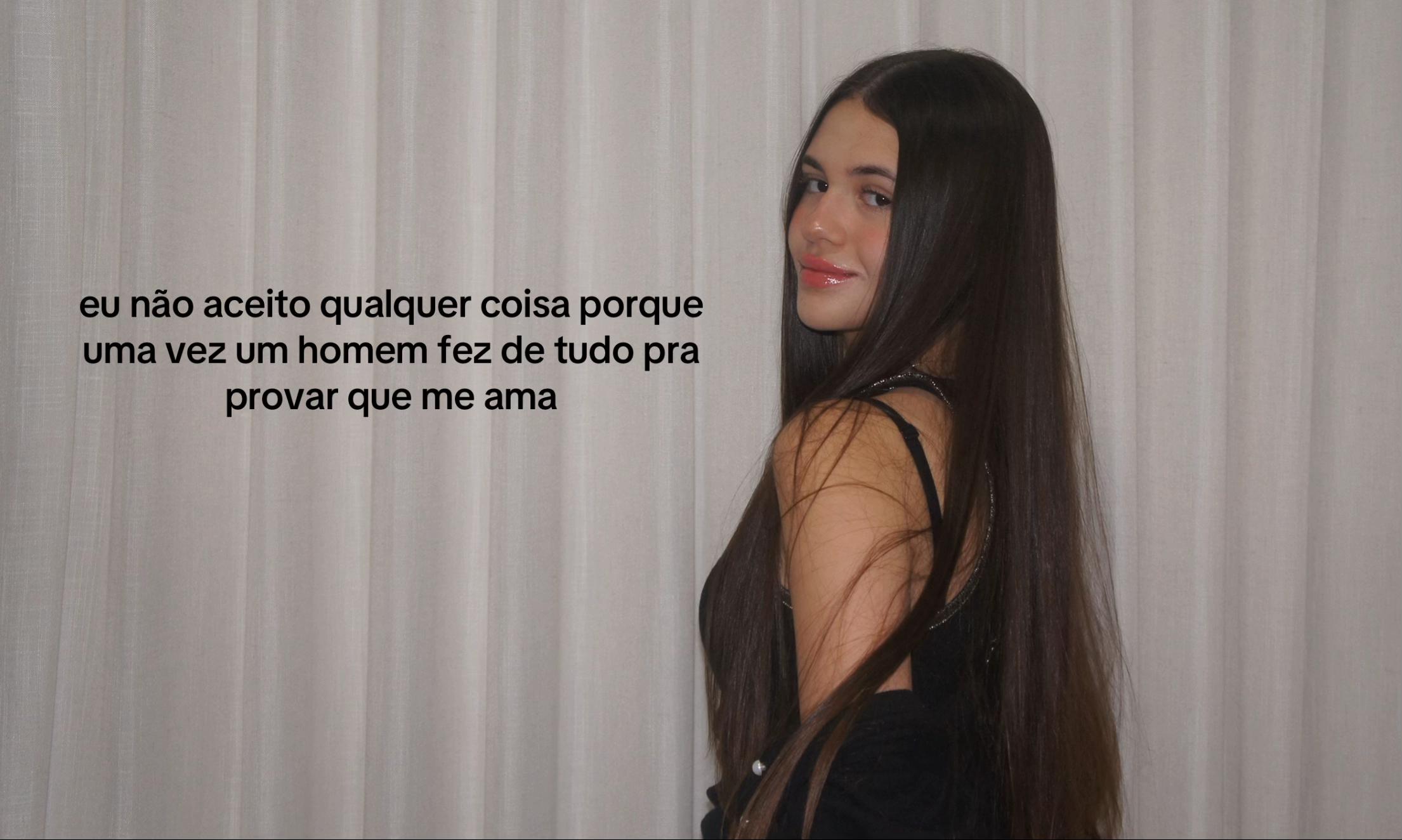 @larissacruzmariano