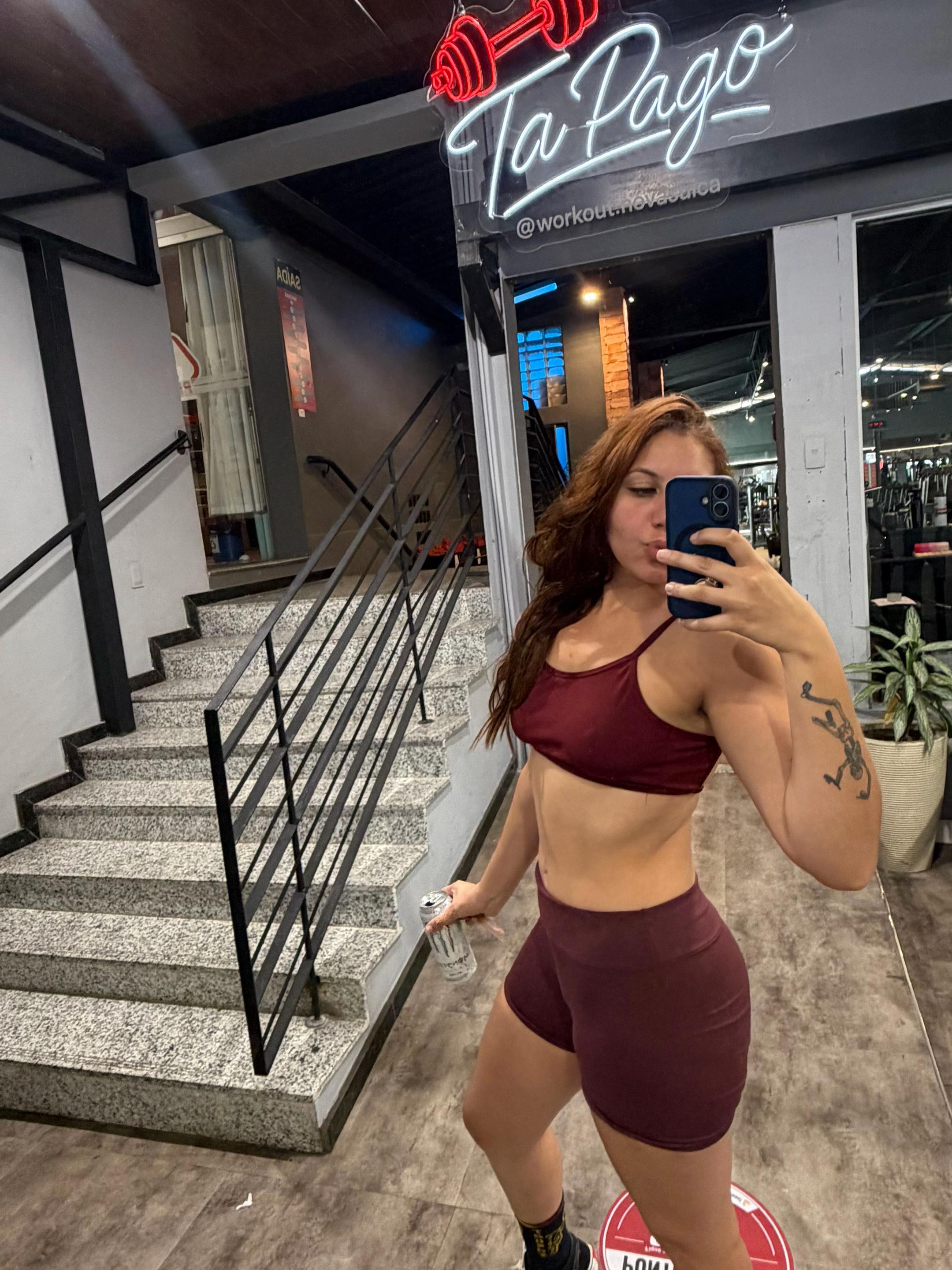 @Bia de Fafa 🖤🤟🏻