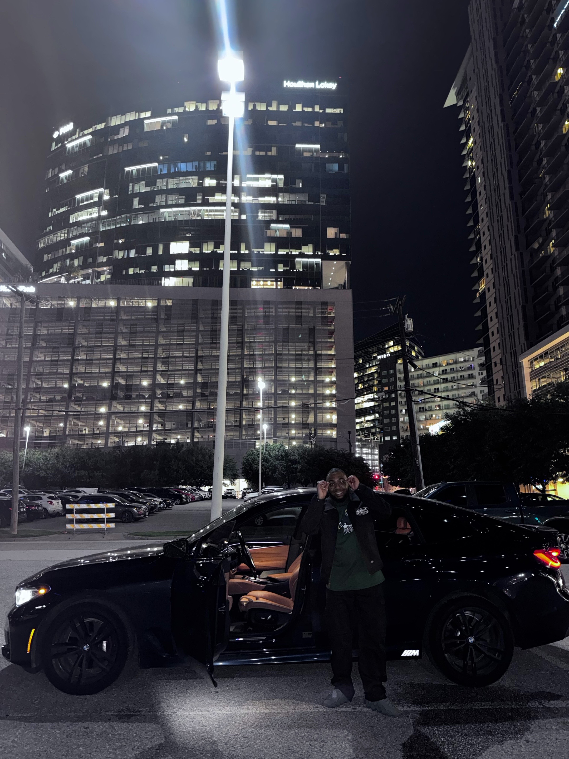 @Hollywood 🏦