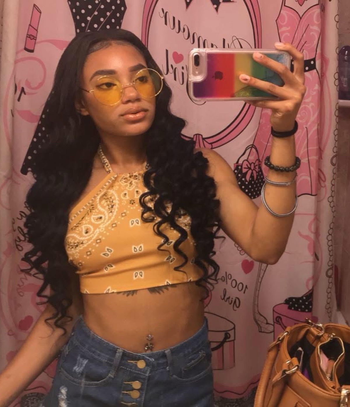 @￴