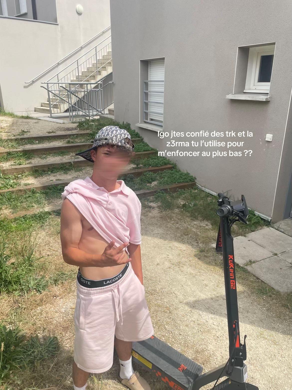 @🎭