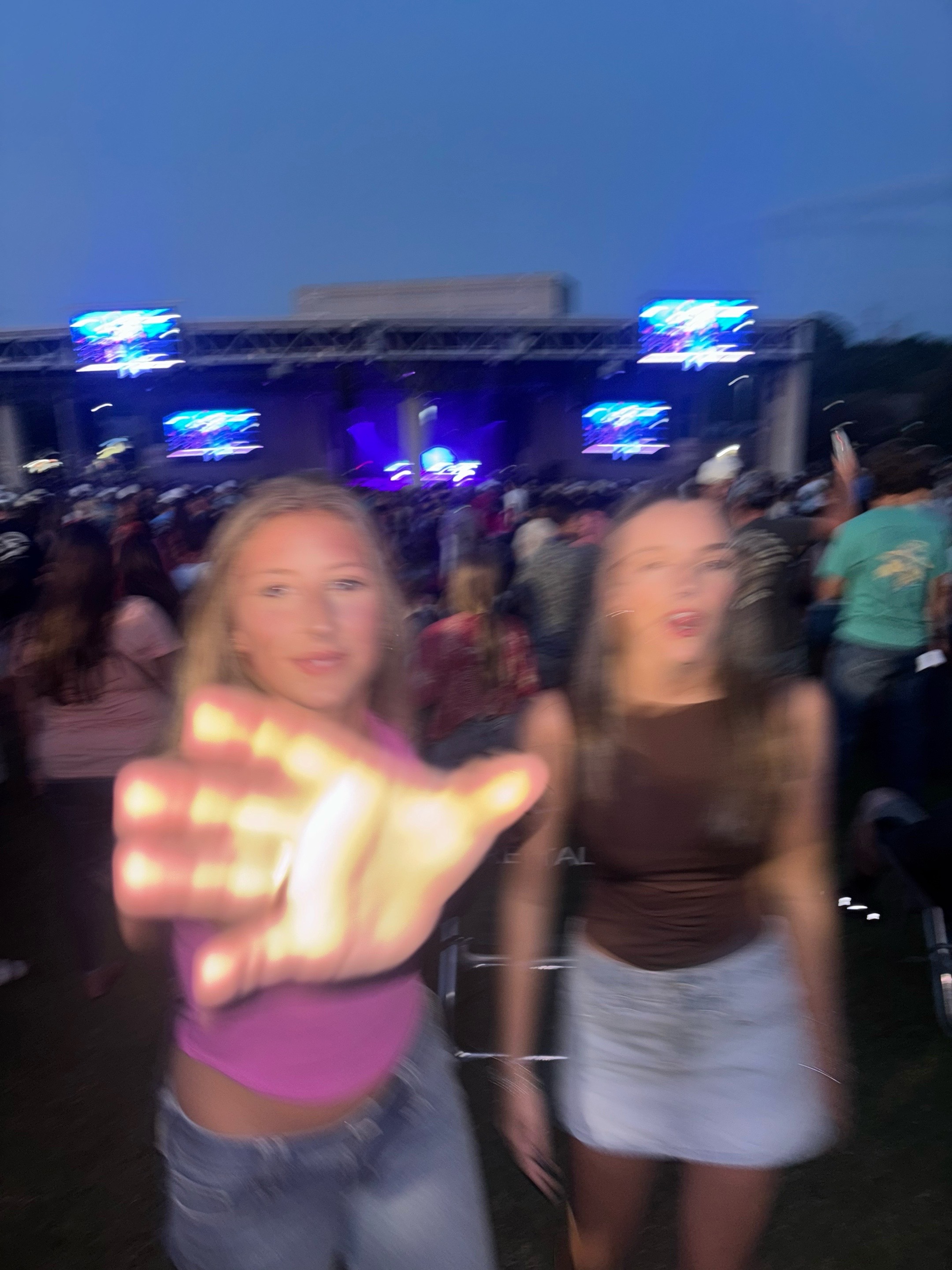 @carlieshea