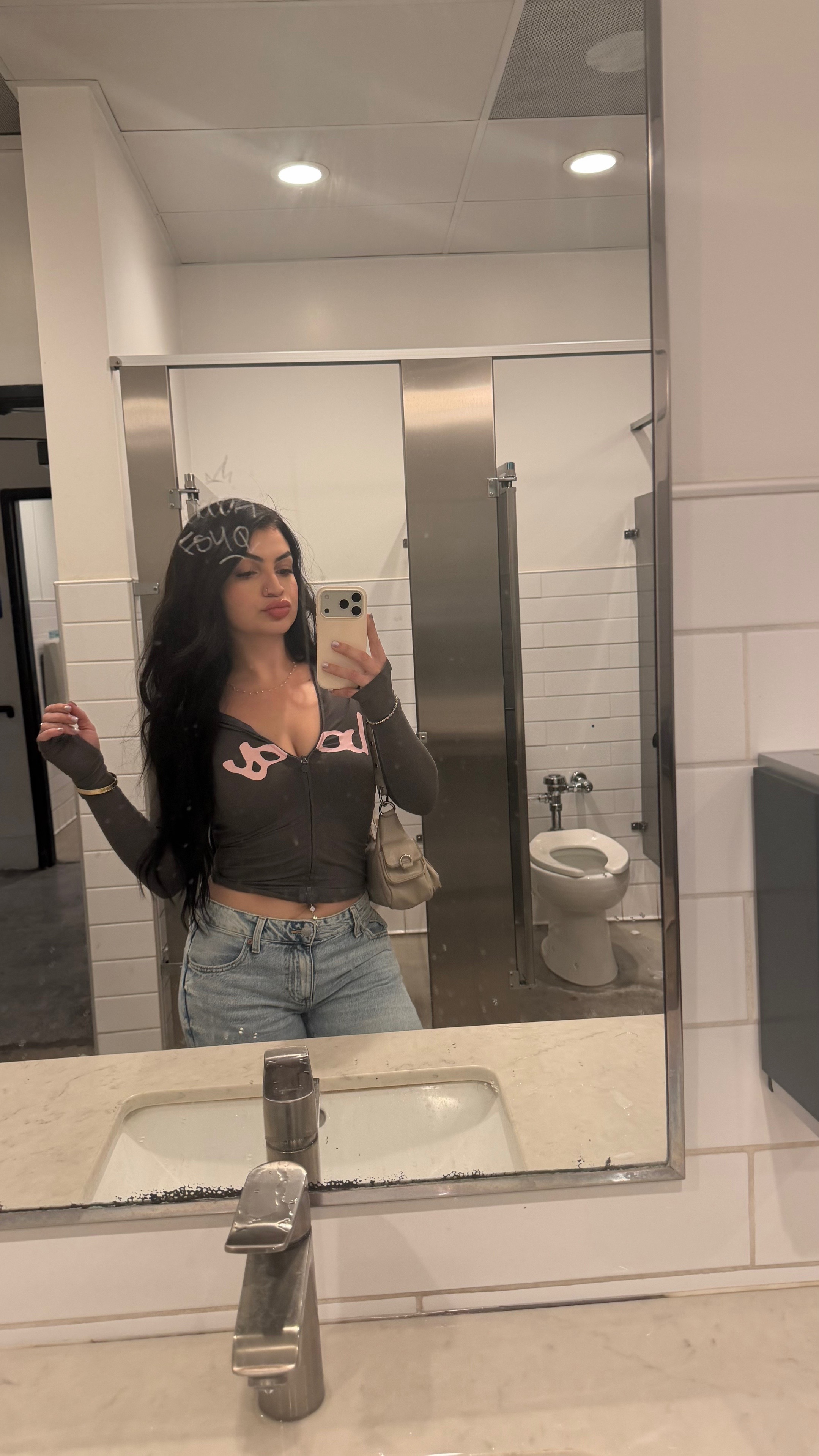 @𝒜 ᥫ᭡