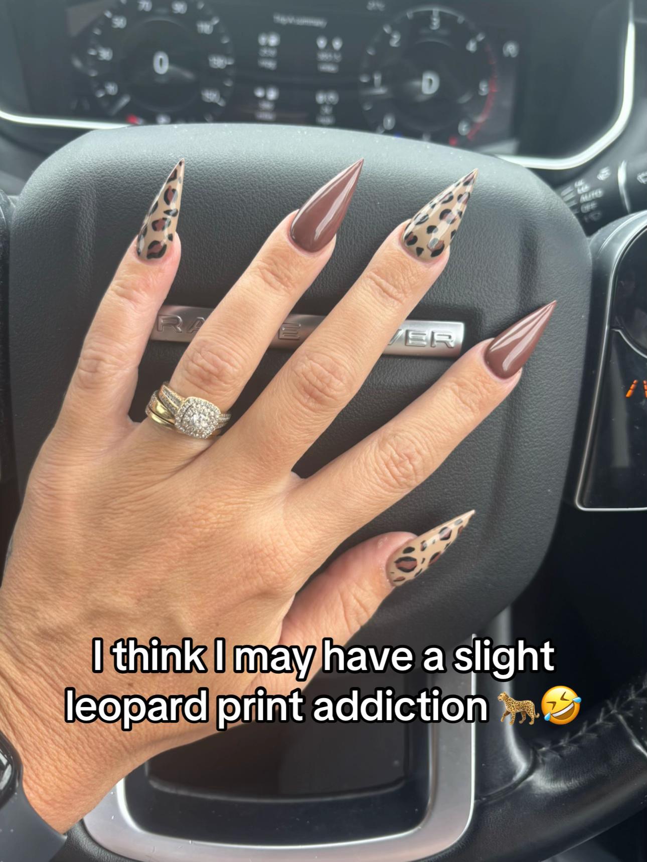 @laumumof4