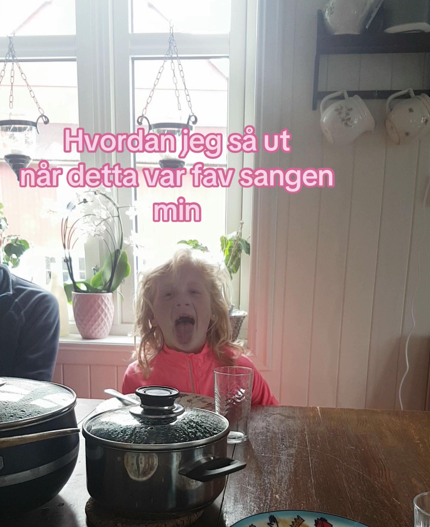 @<3