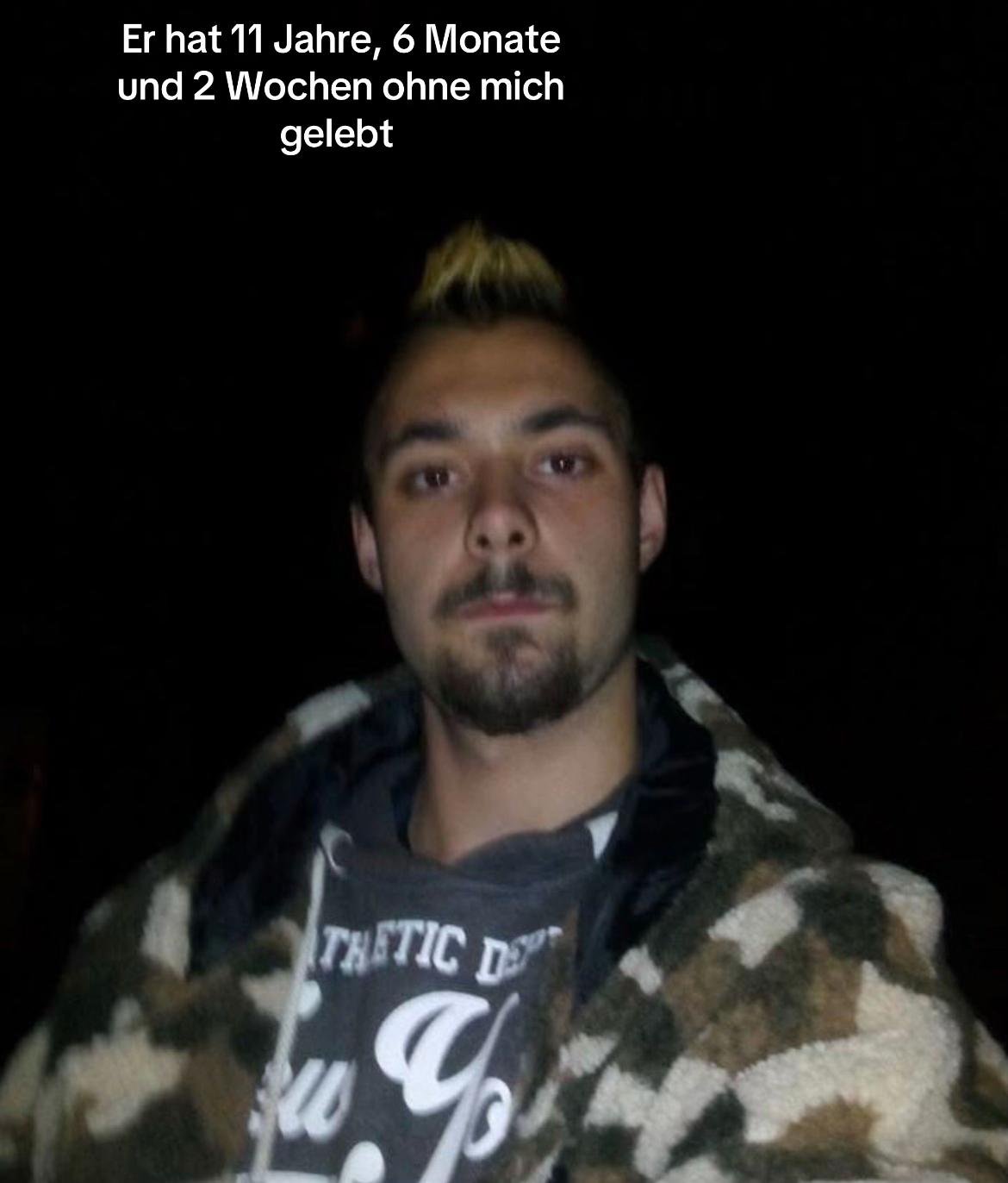 @𝒱