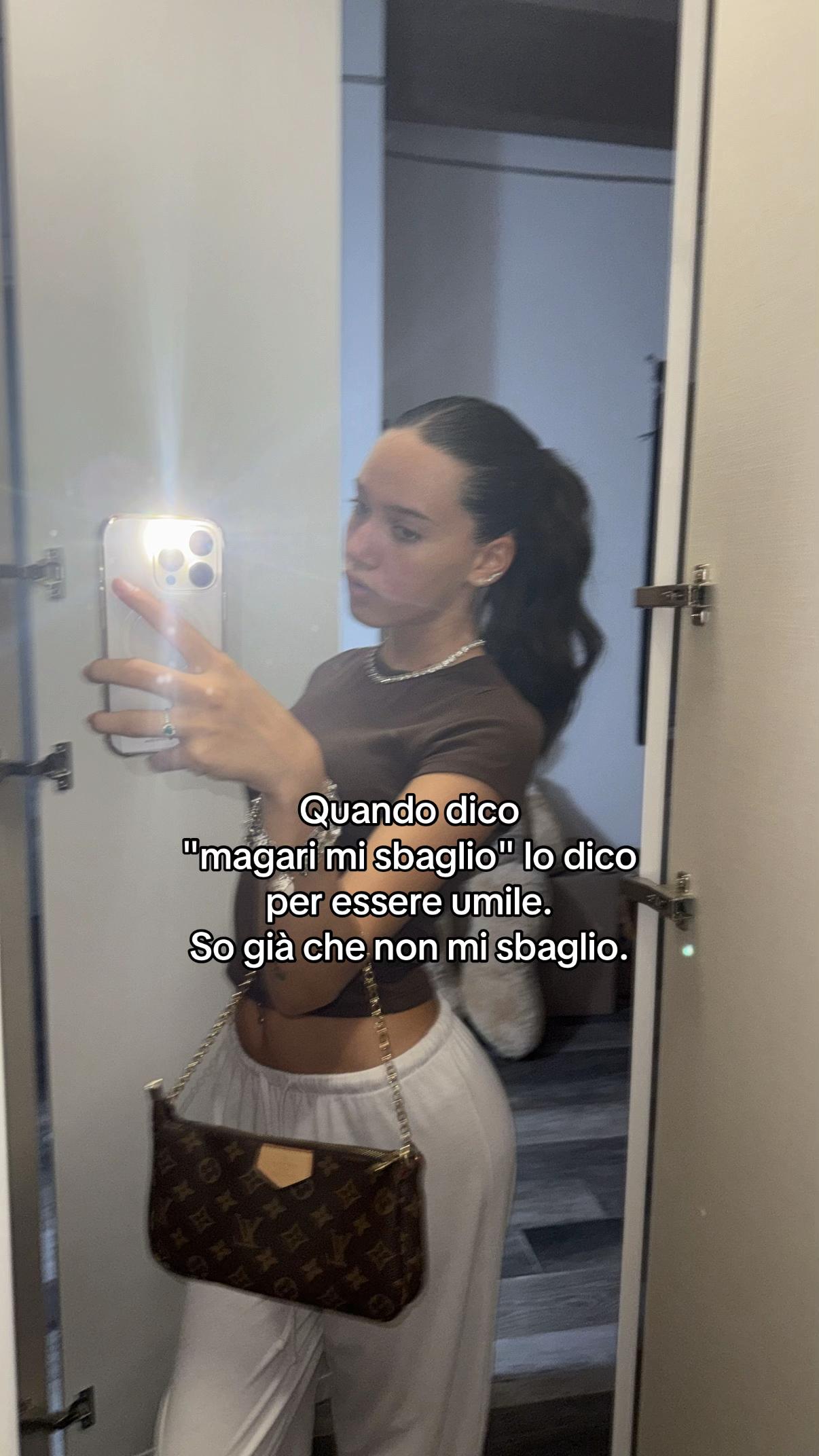 @𝟐𝟐