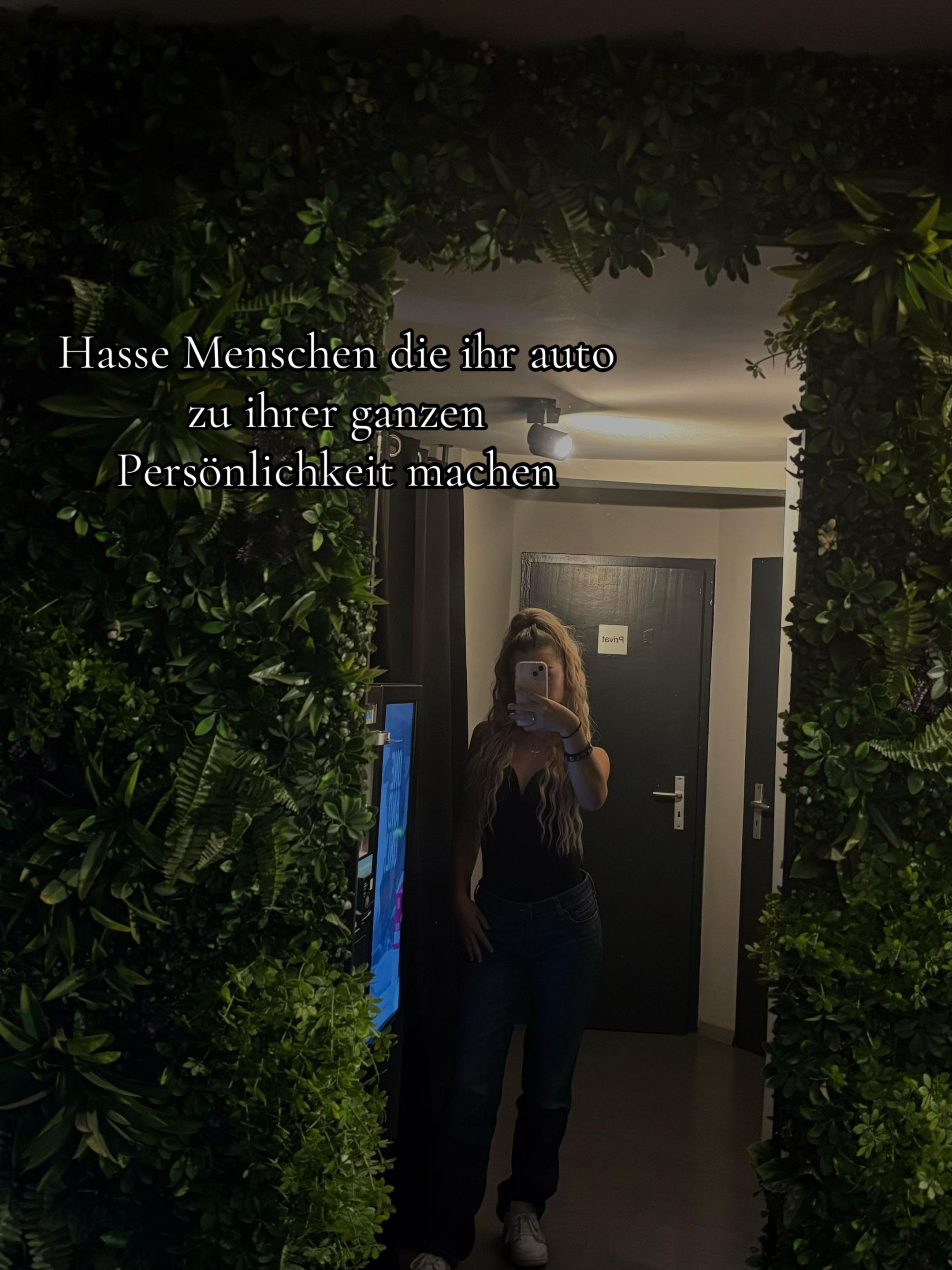 @♱
