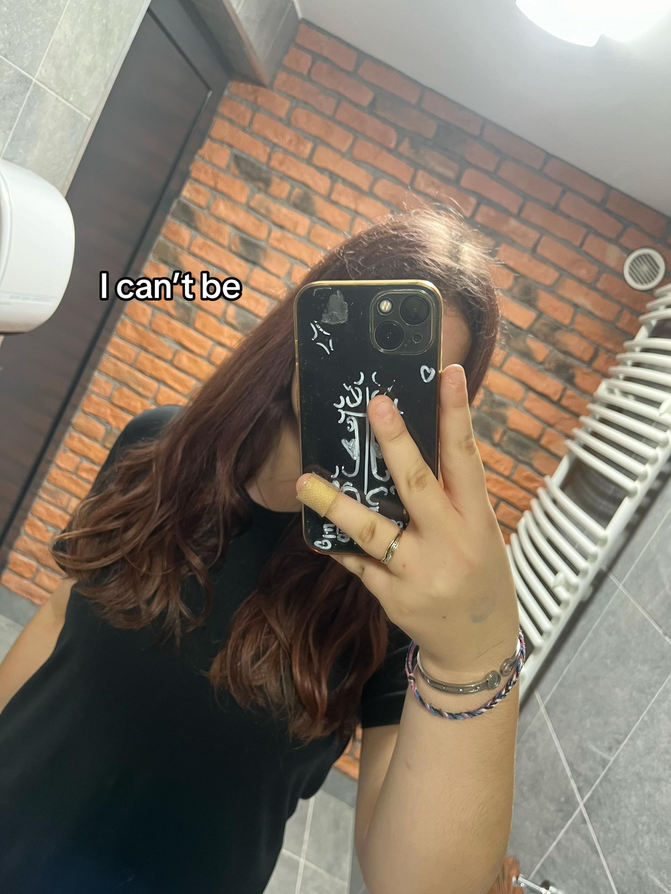 @moonnikq_