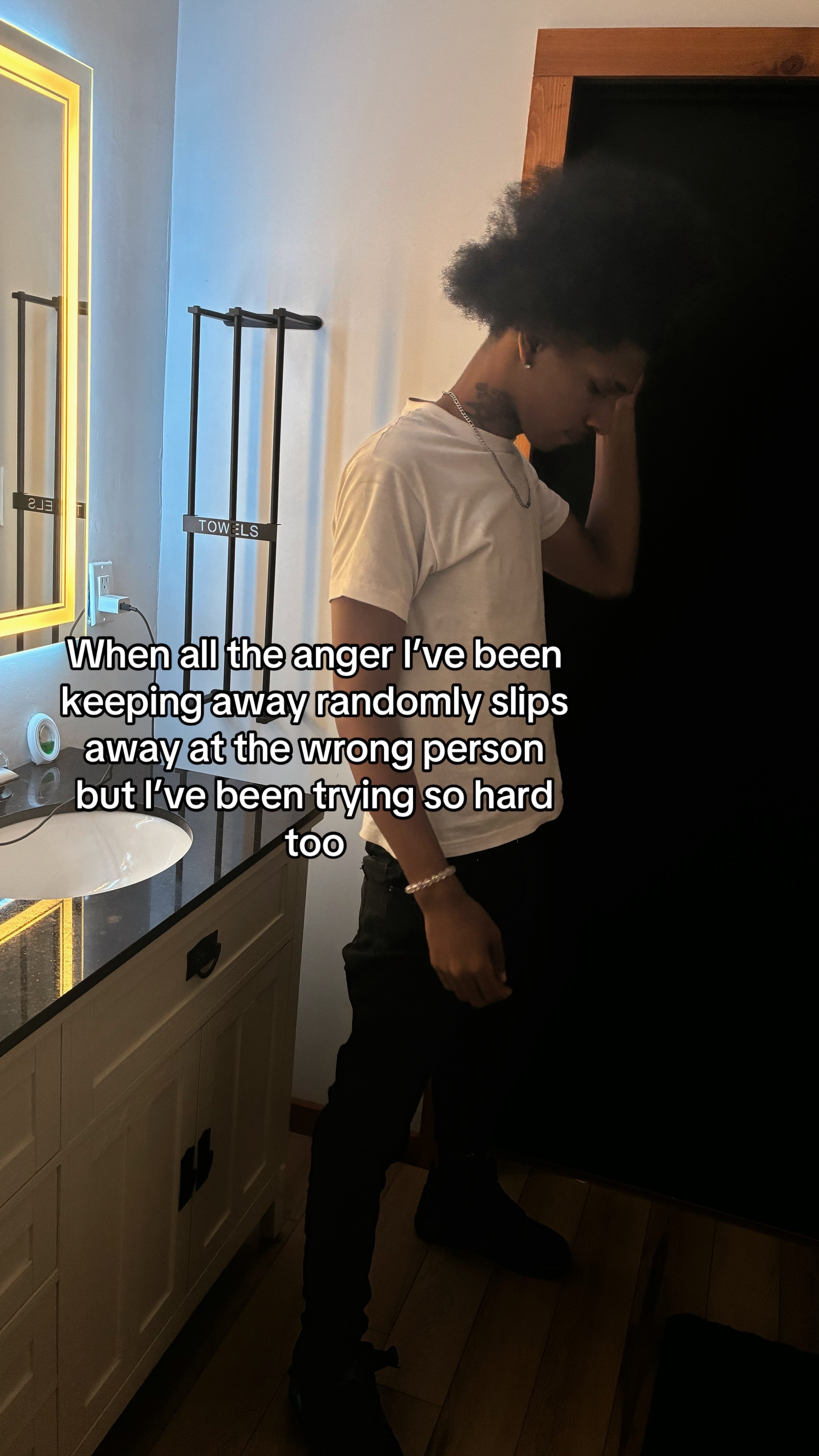@⃟