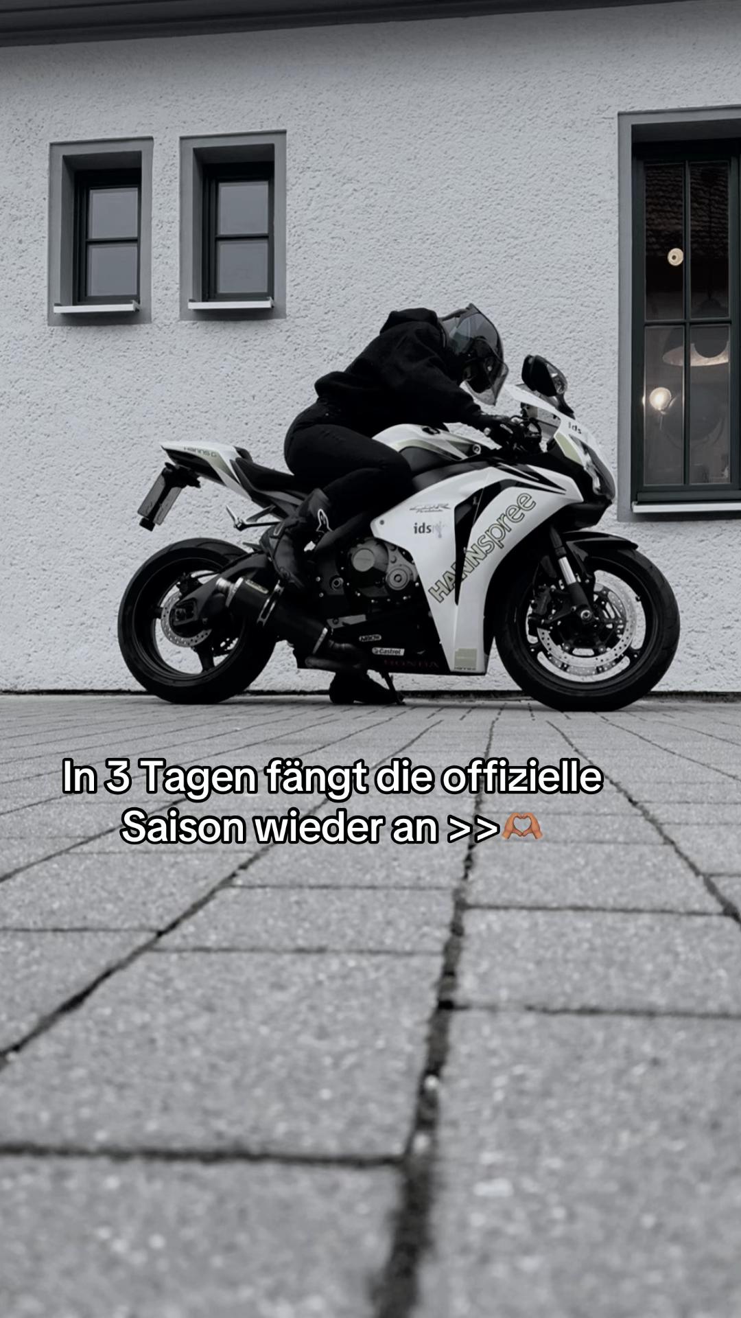 @lisa1000rr