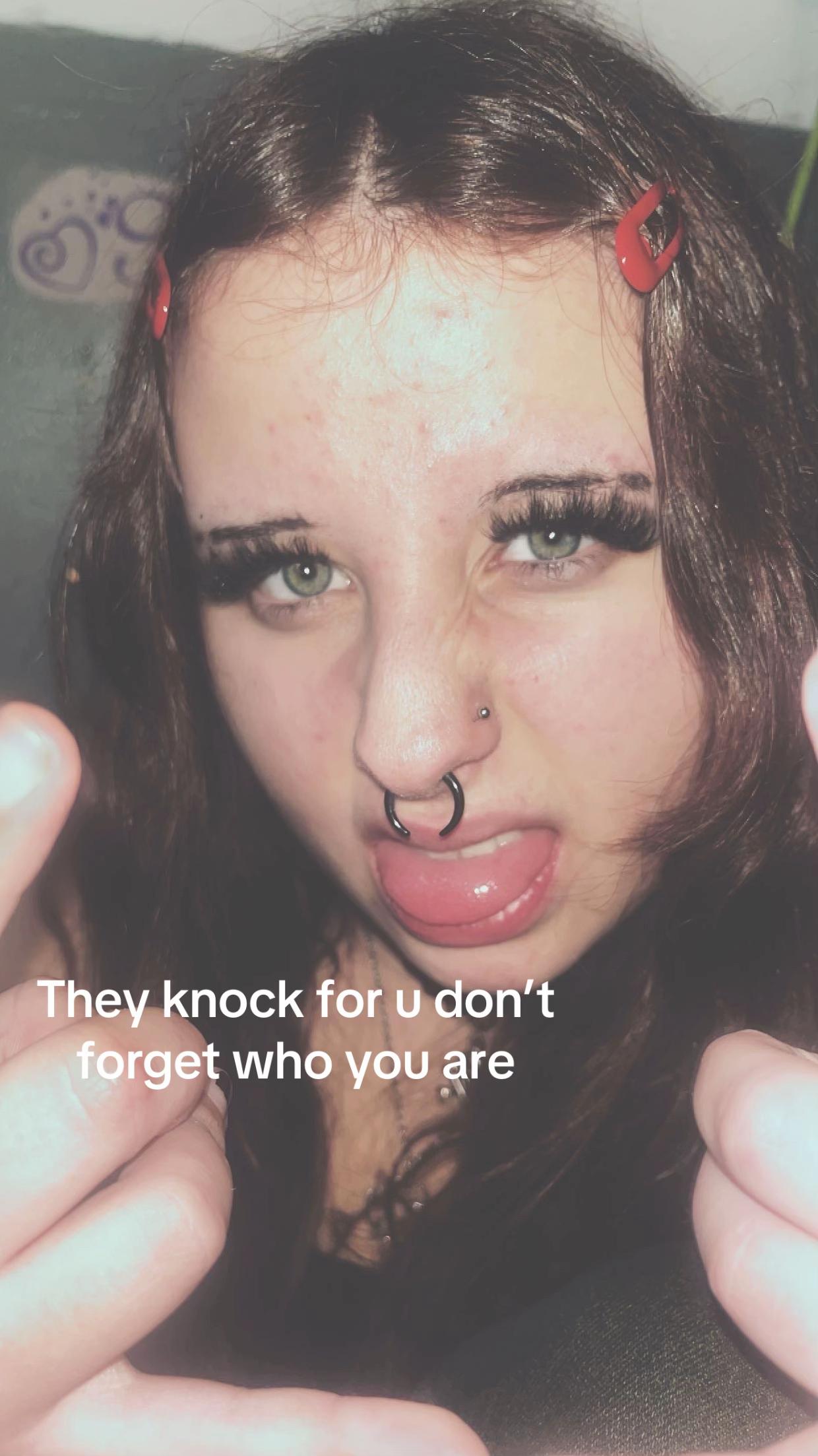 @𝔄𝔰𝔥𝔶𝔟𝔬𝔫𝔤𝔴𝔞𝔱𝔢𝔯⛧ ⩜⃝