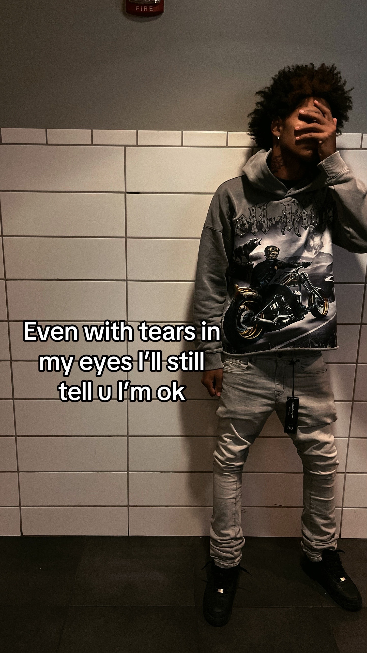 @⃟