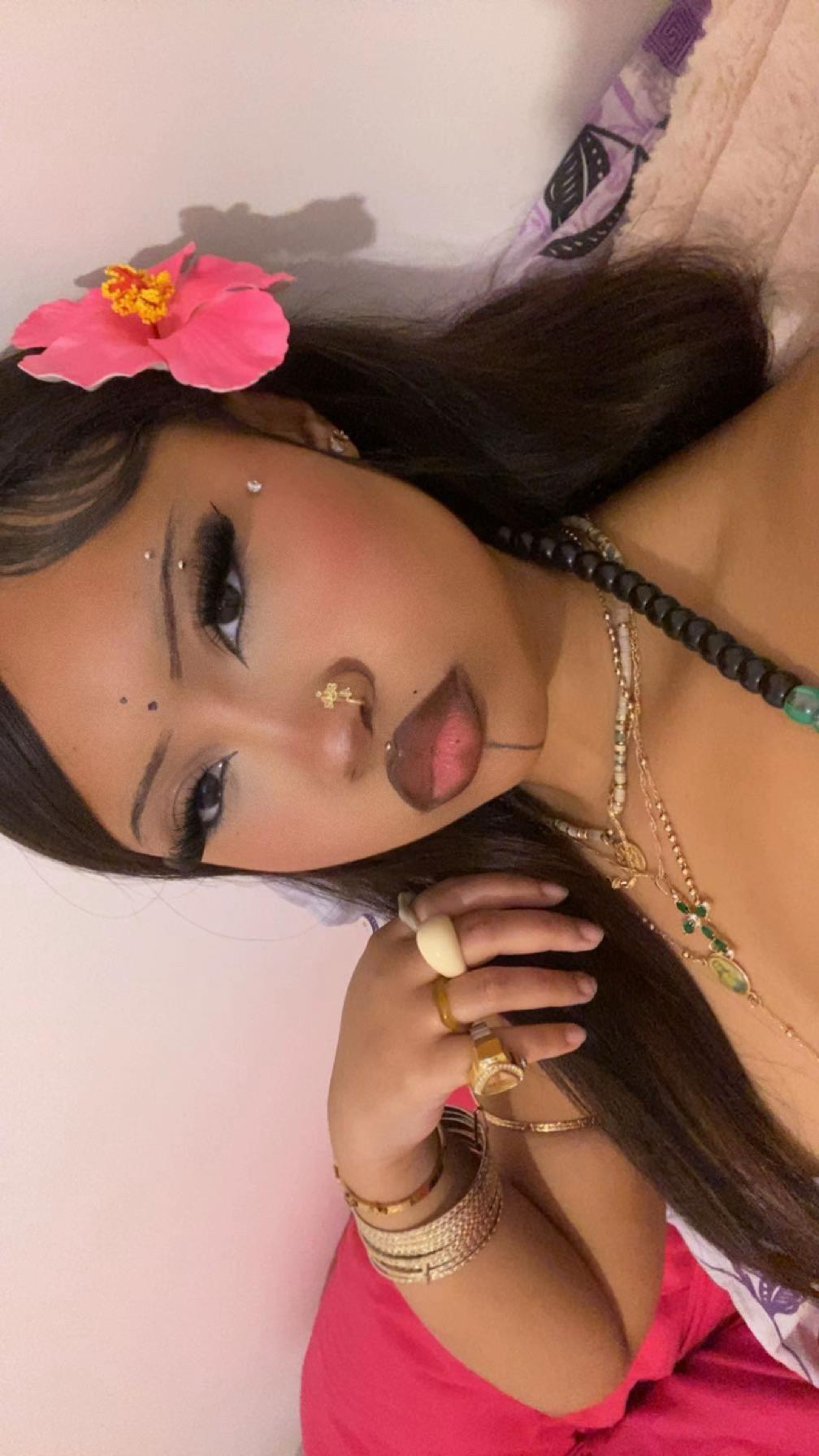 @NANA🧛🏽♀️