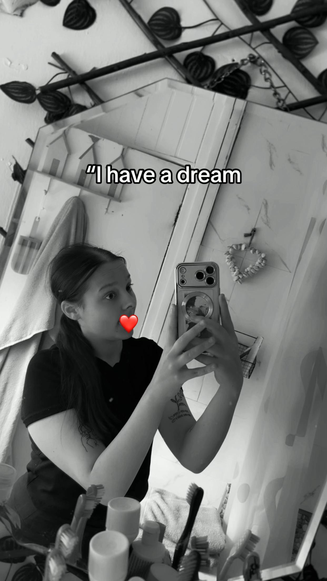 @Liv🤍