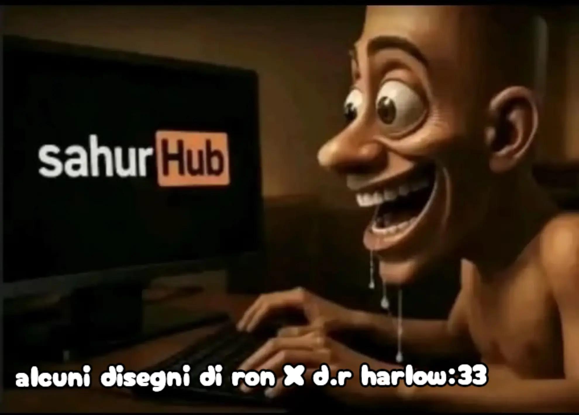 @>_<