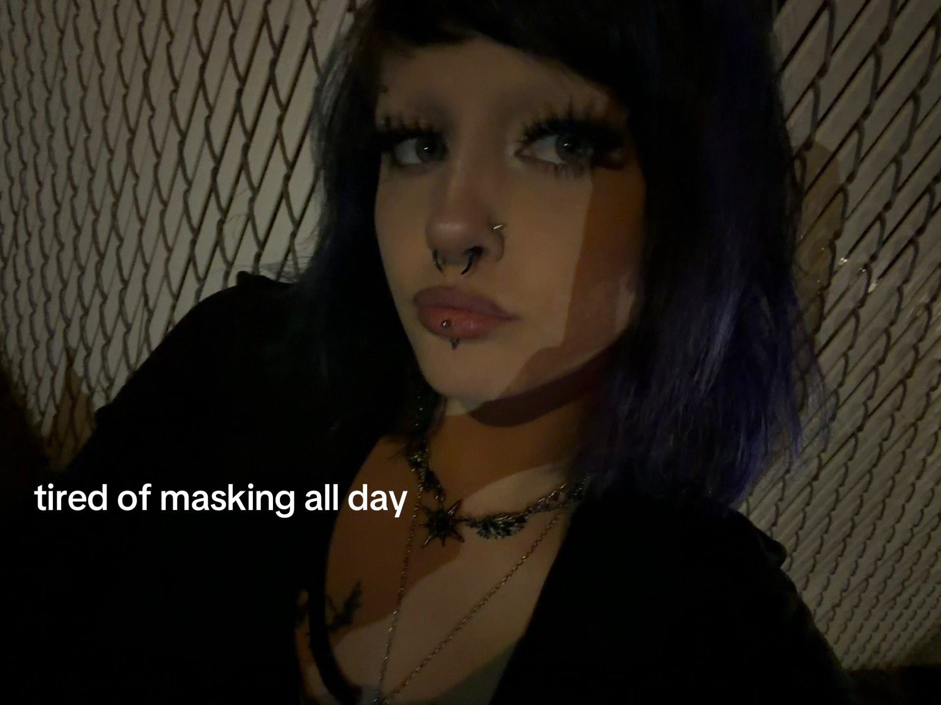 @unbecomingd0lly