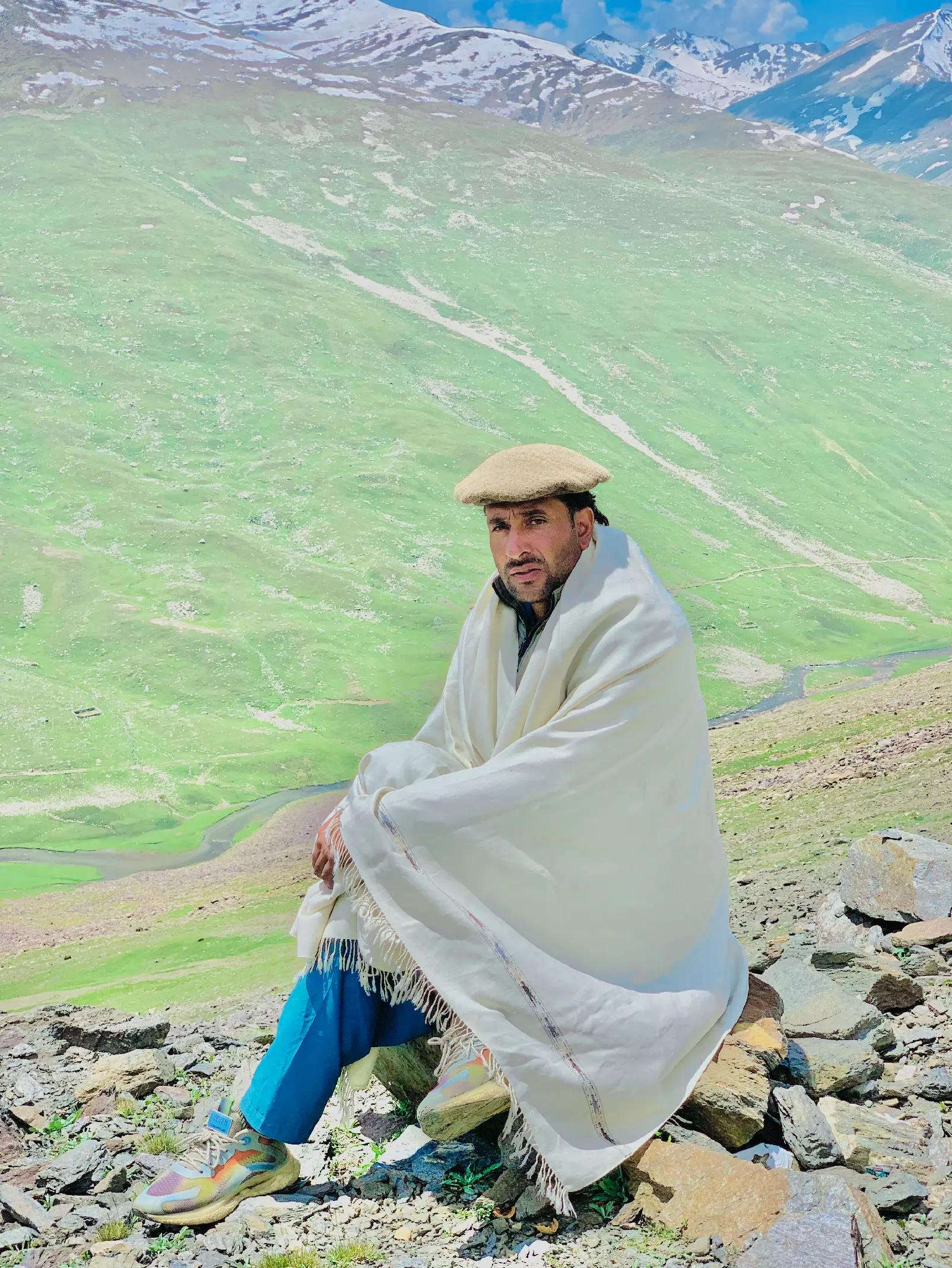 @abuzaradil812