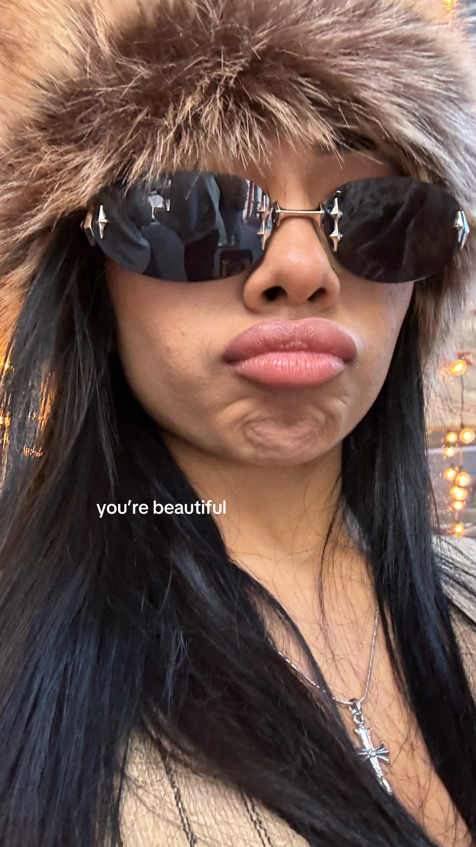 @𝒱