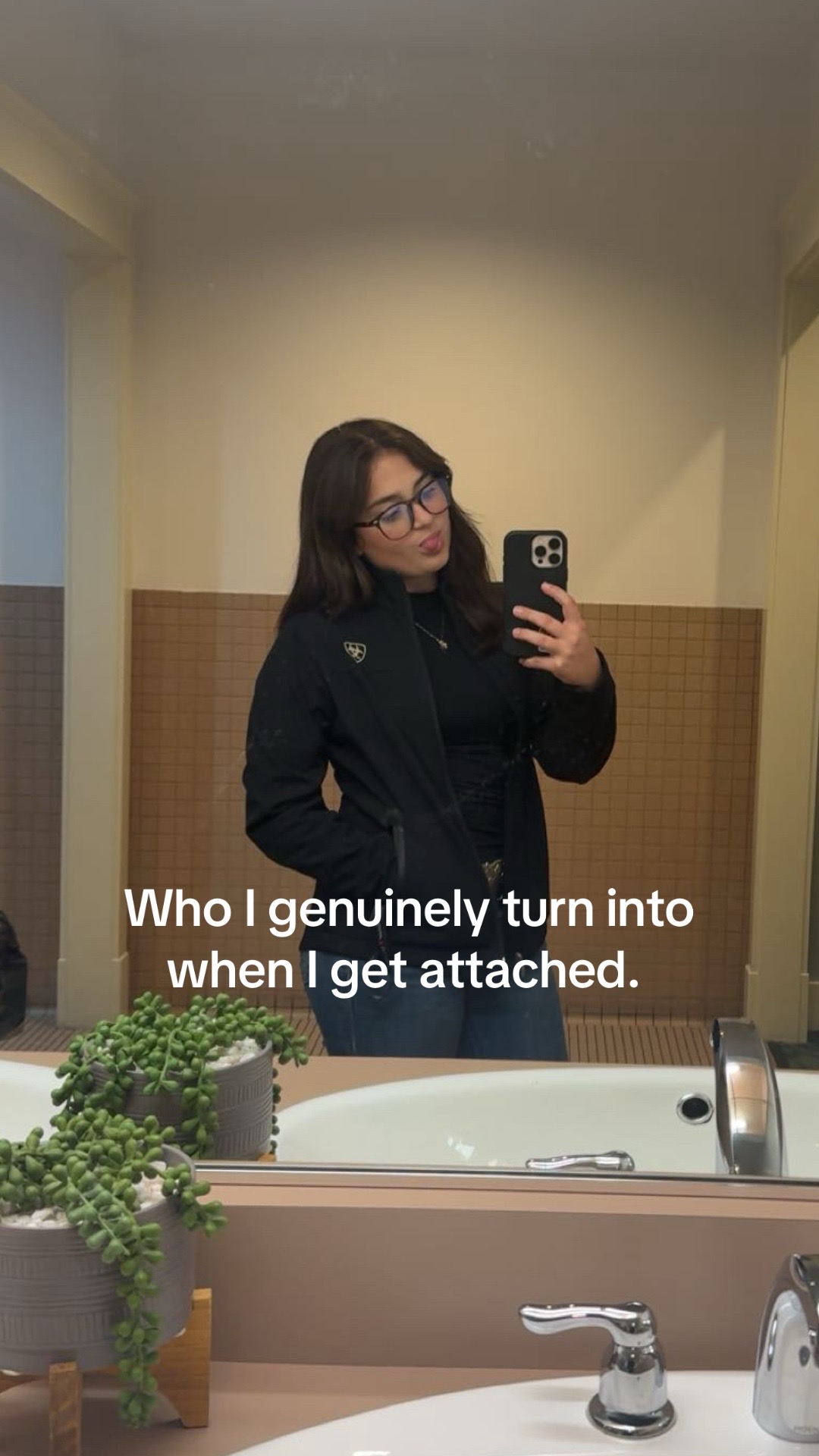 @Loralie🌅✝️