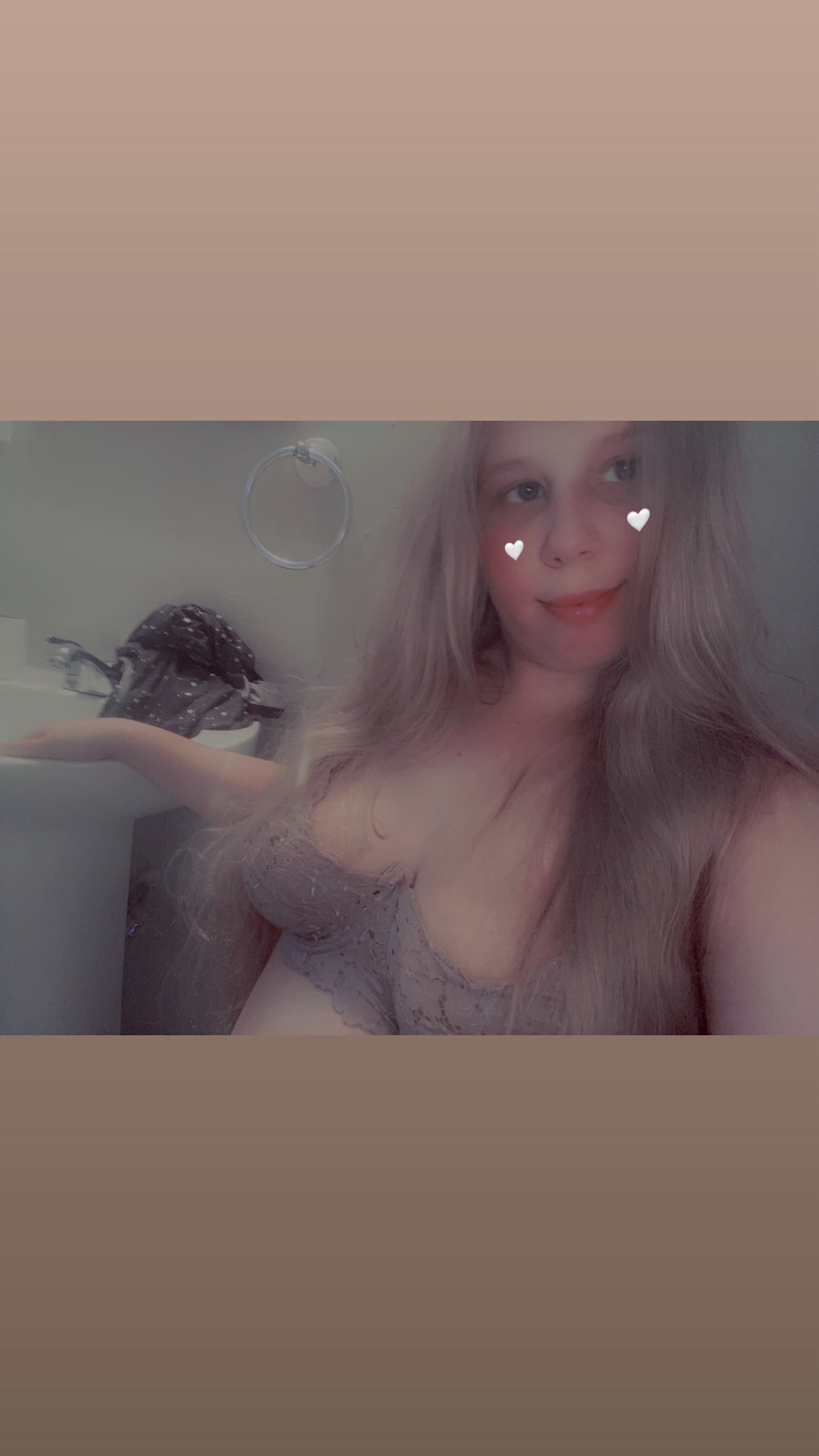 @BunnyyXoo🤍💋🐇