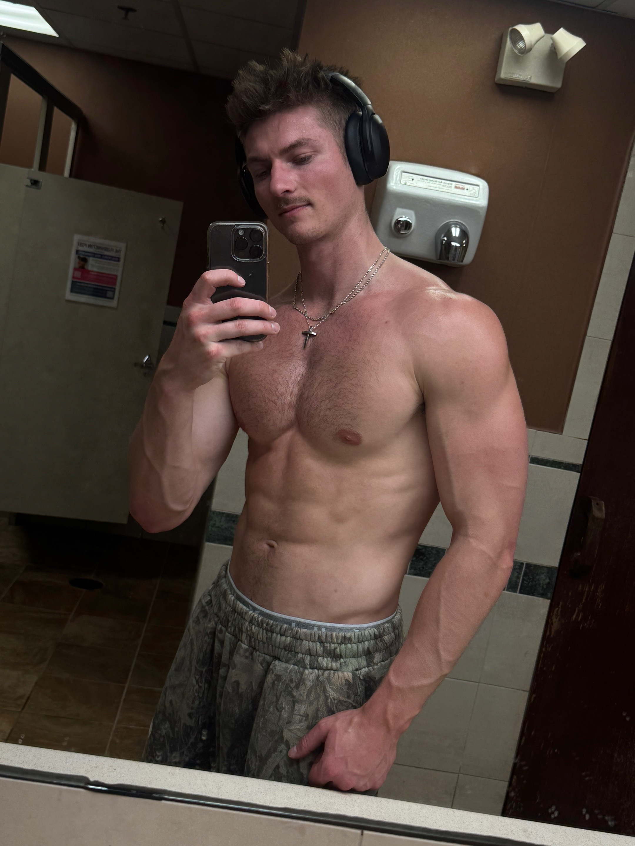@johnnypumpz_